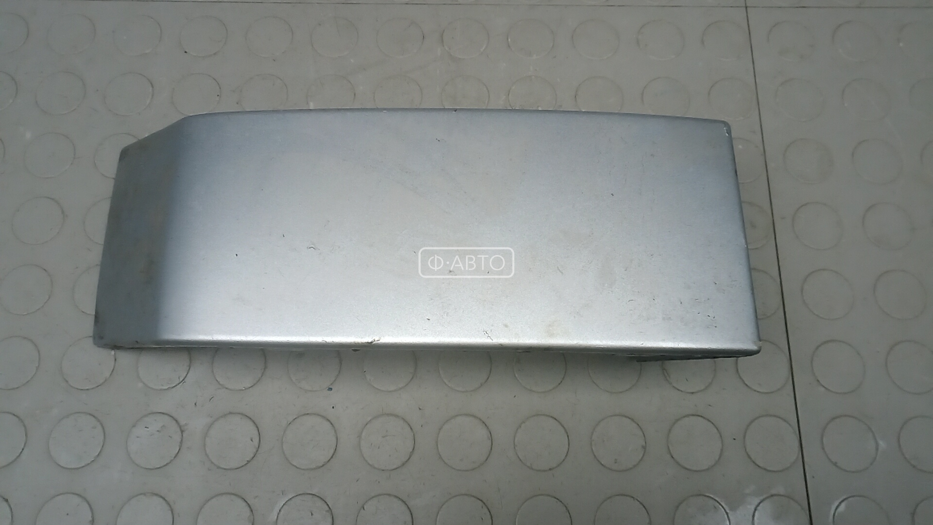 Ус под фонарь правый