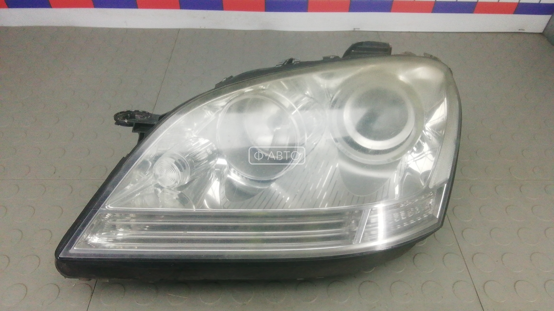 Фара левая