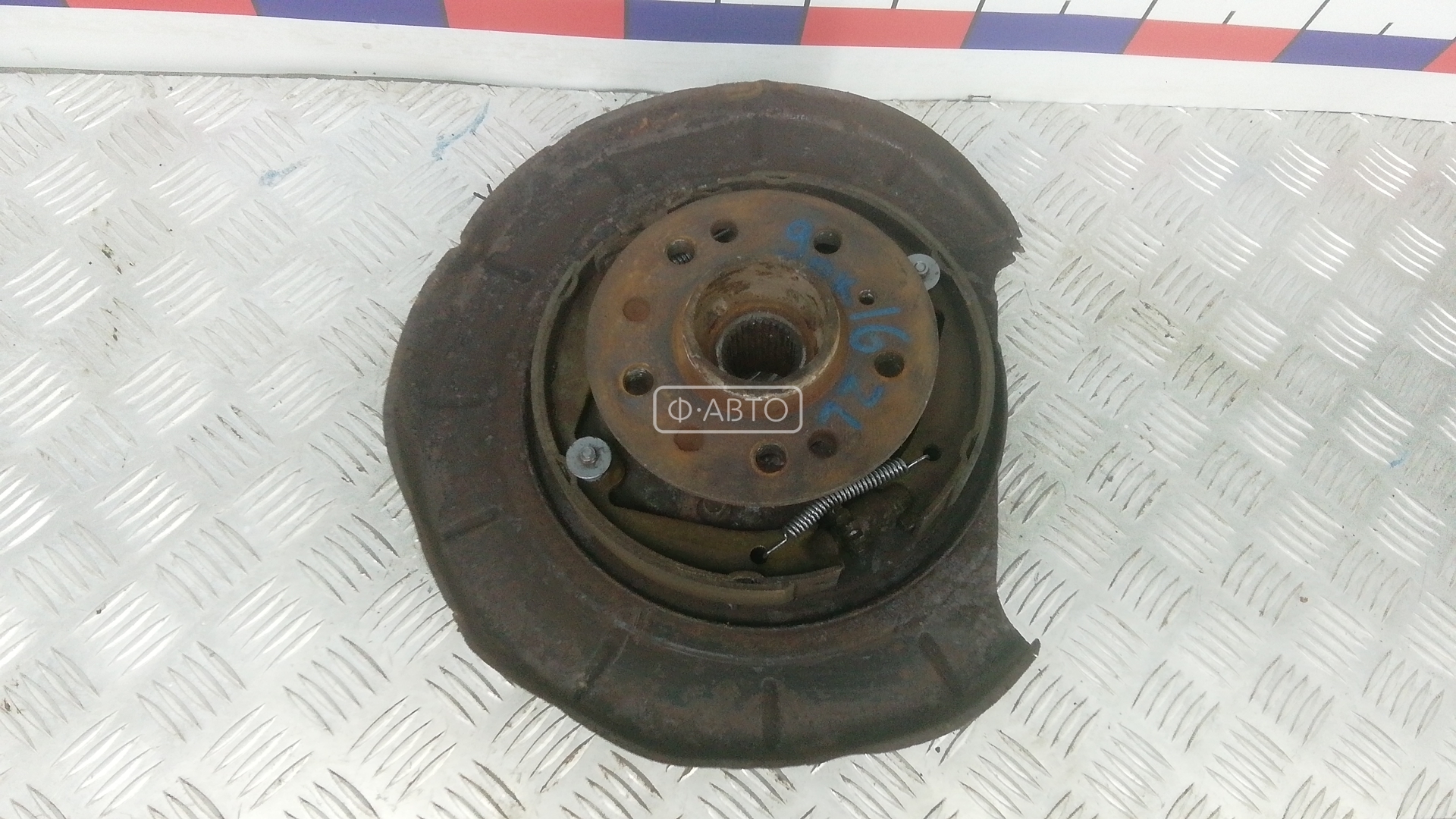 Ступица задняя левая