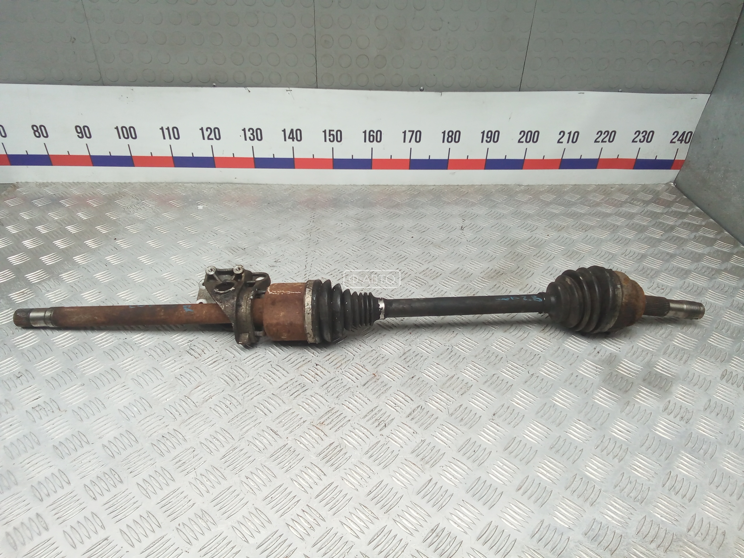 Привод передний правый