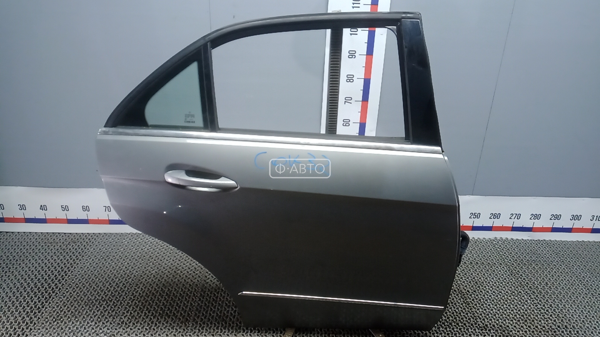 Дверь задняя правая