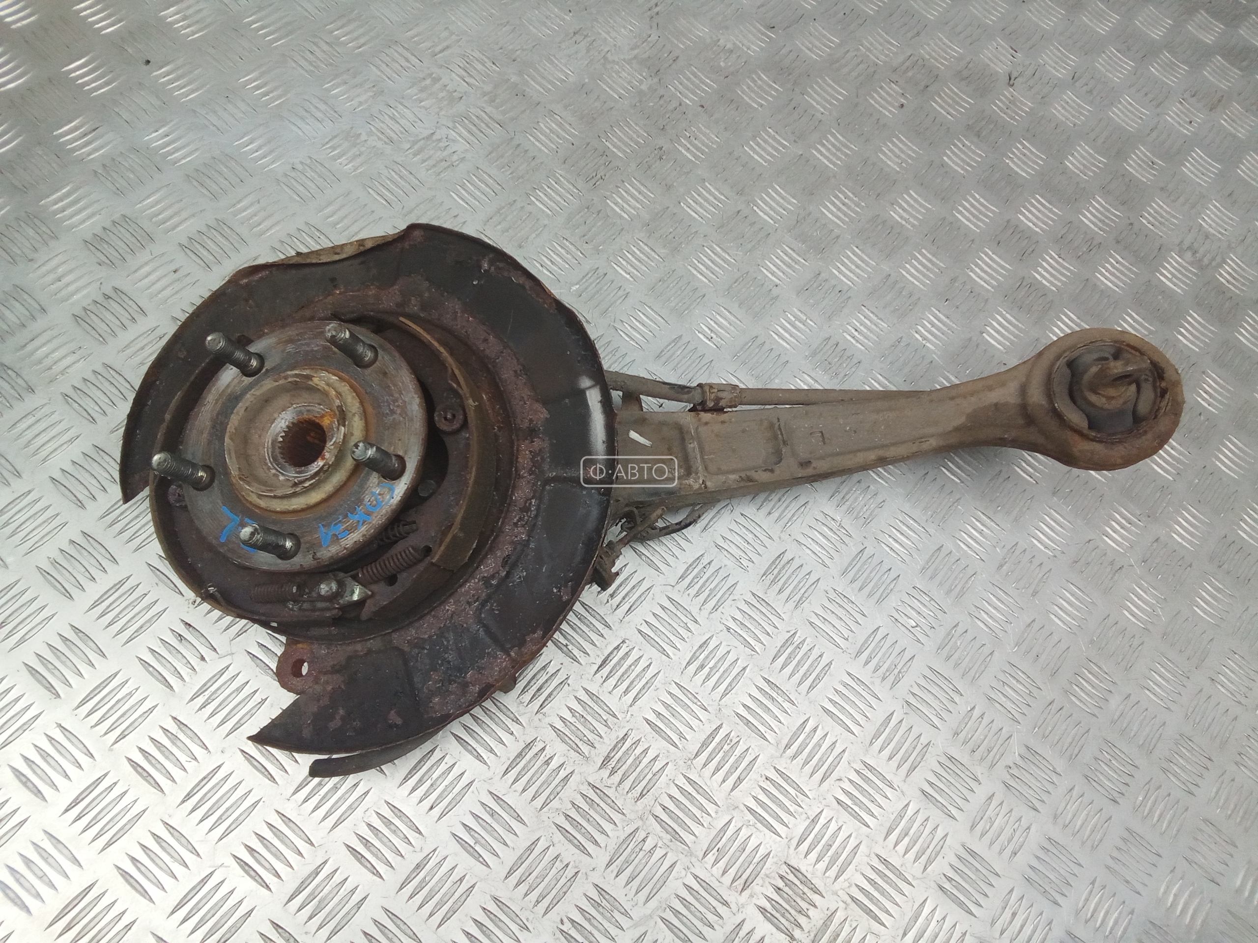 Ступица задняя левая