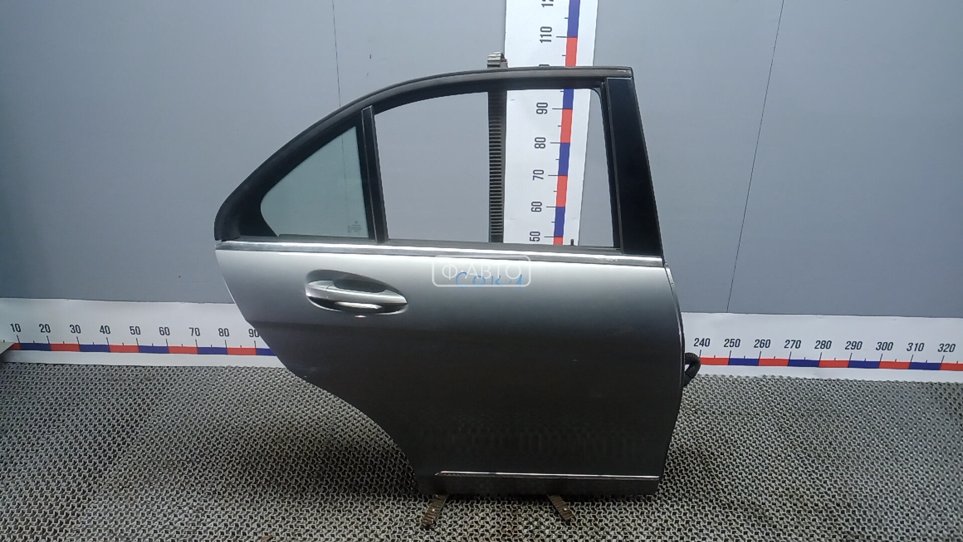 Дверь задняя правая