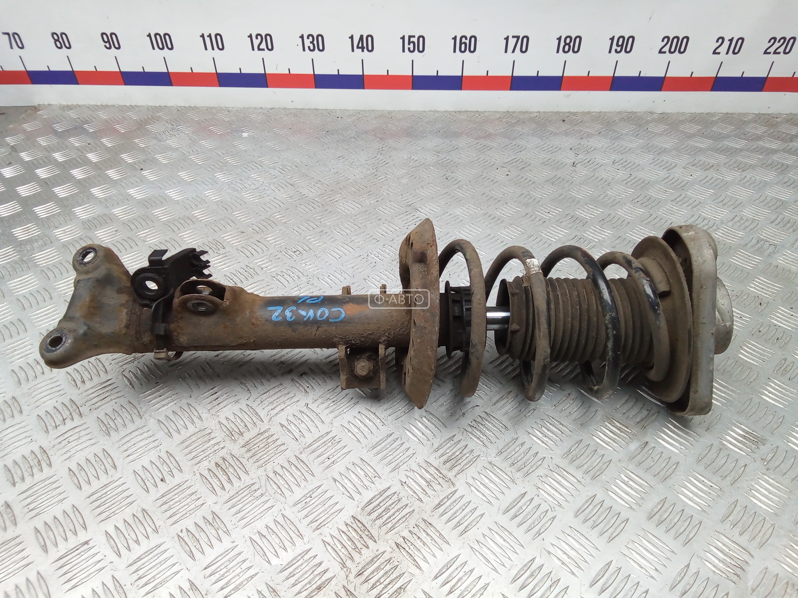 Стойка передняя левая