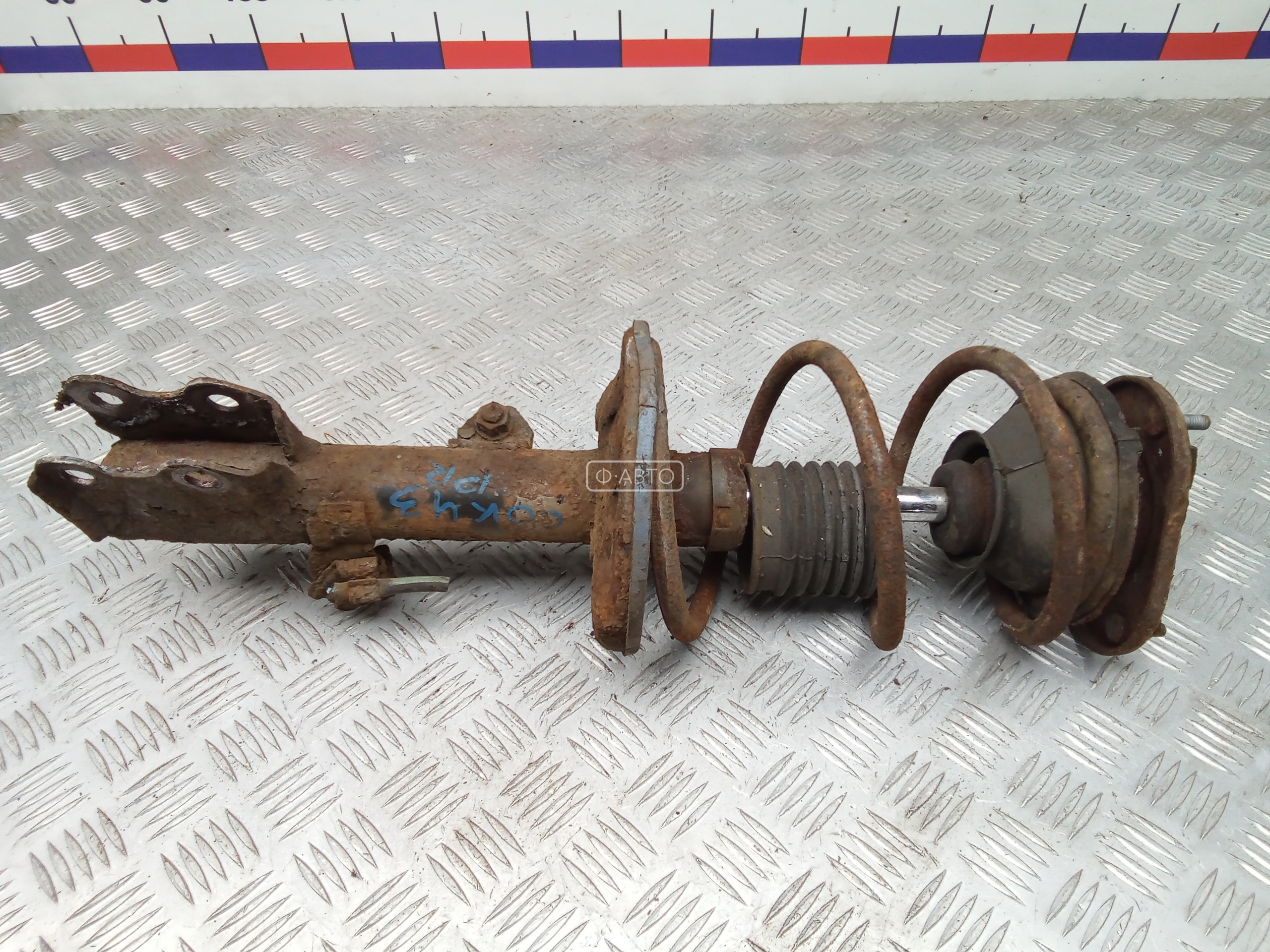 Стойка передняя правая