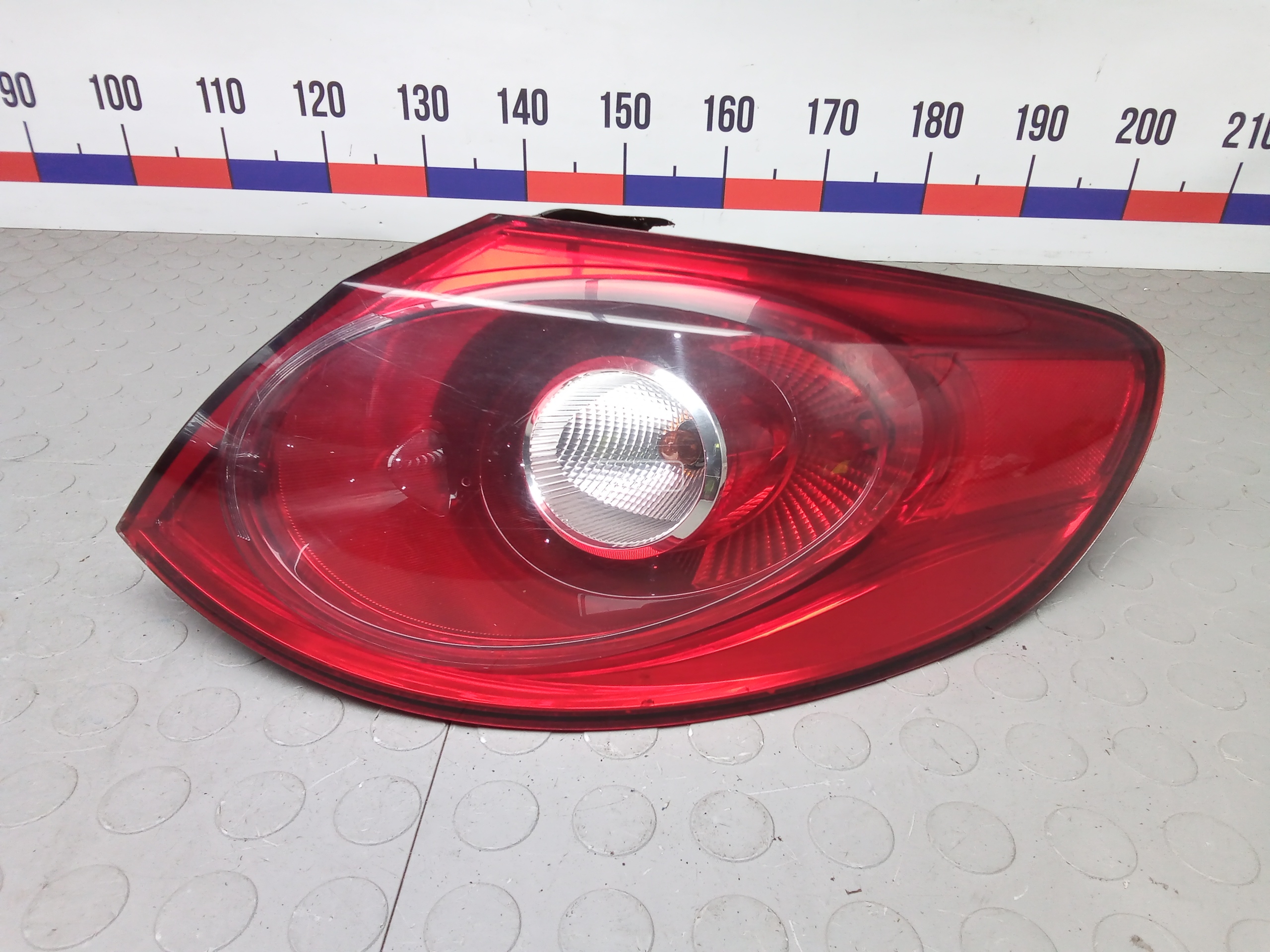 Фонарь задний правый