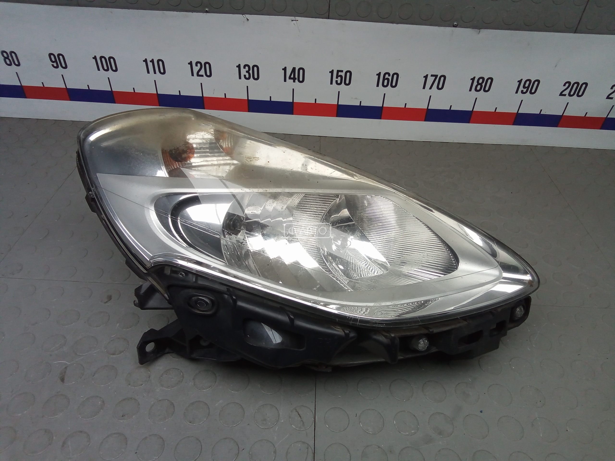 Фара правая RENAULT CLIO