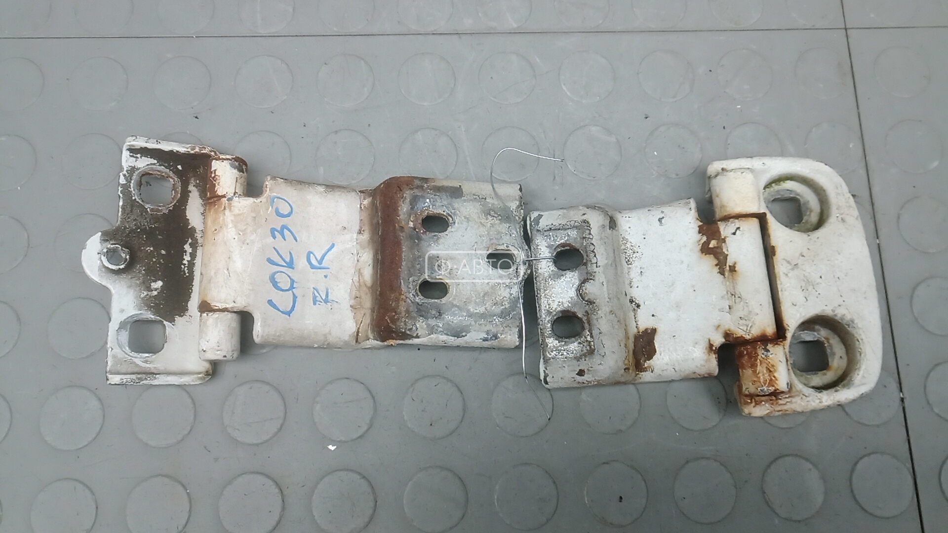 Петля двери распашной правой