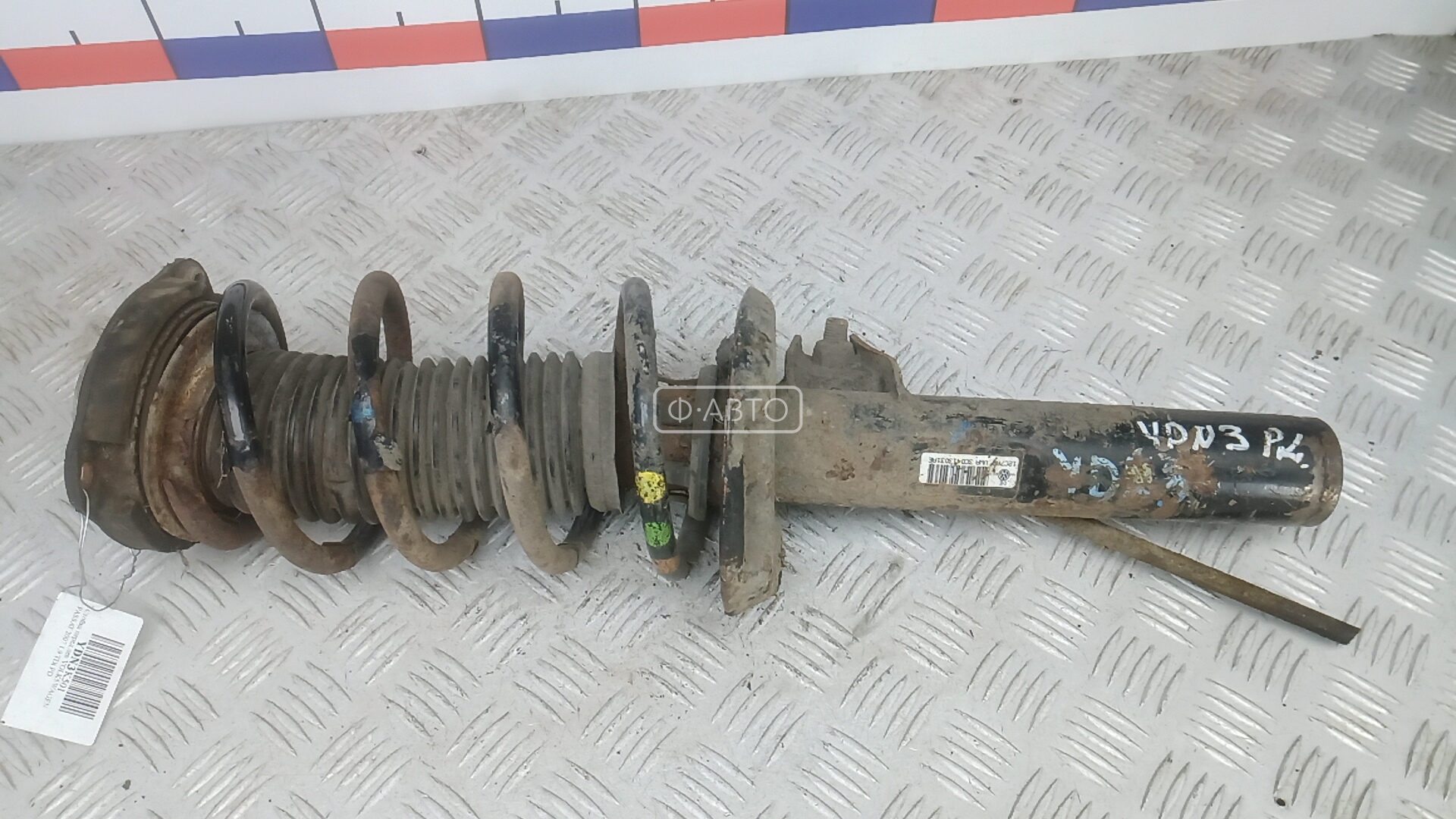 Стойка передняя левая