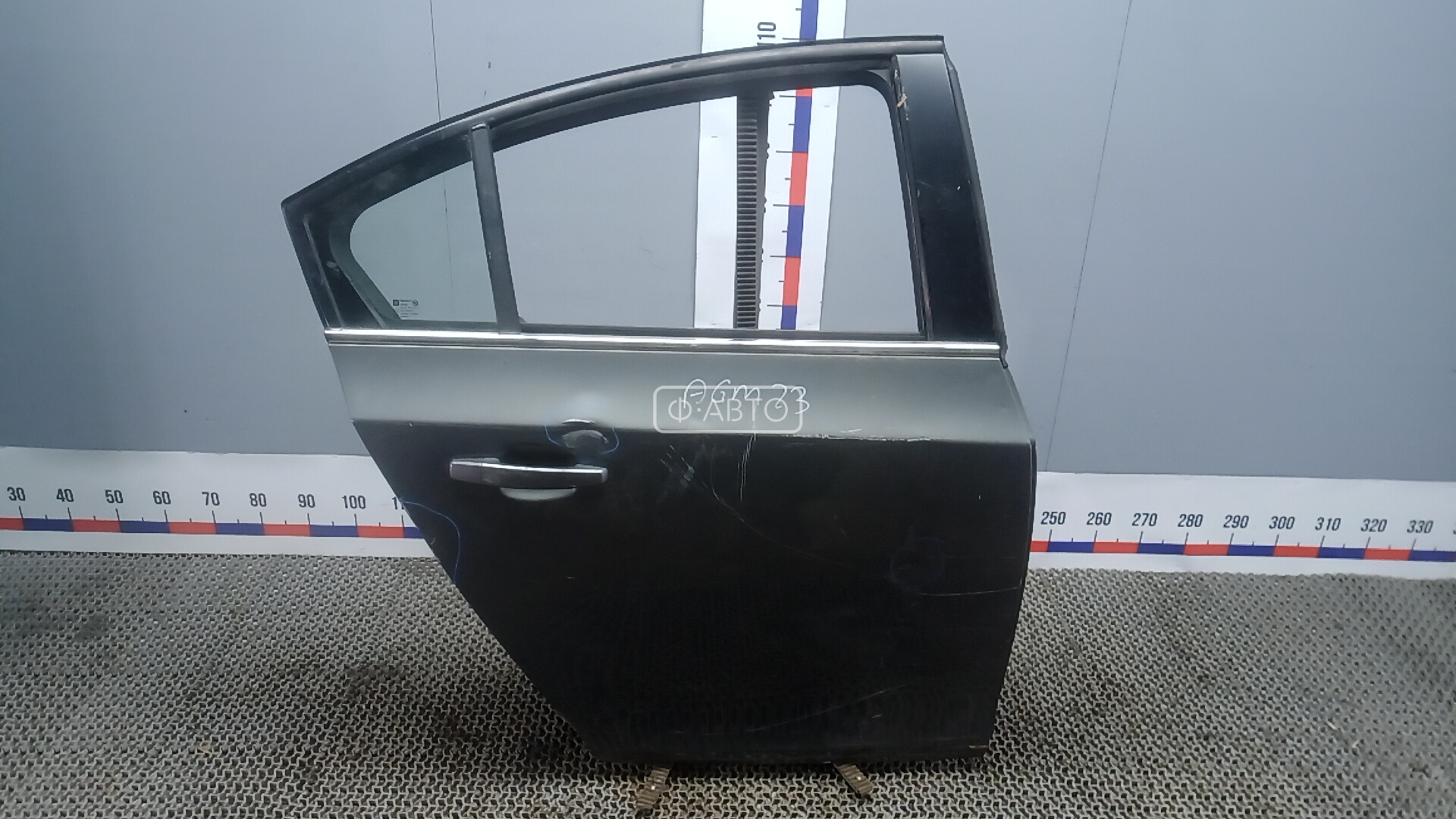 Дверь задняя правая