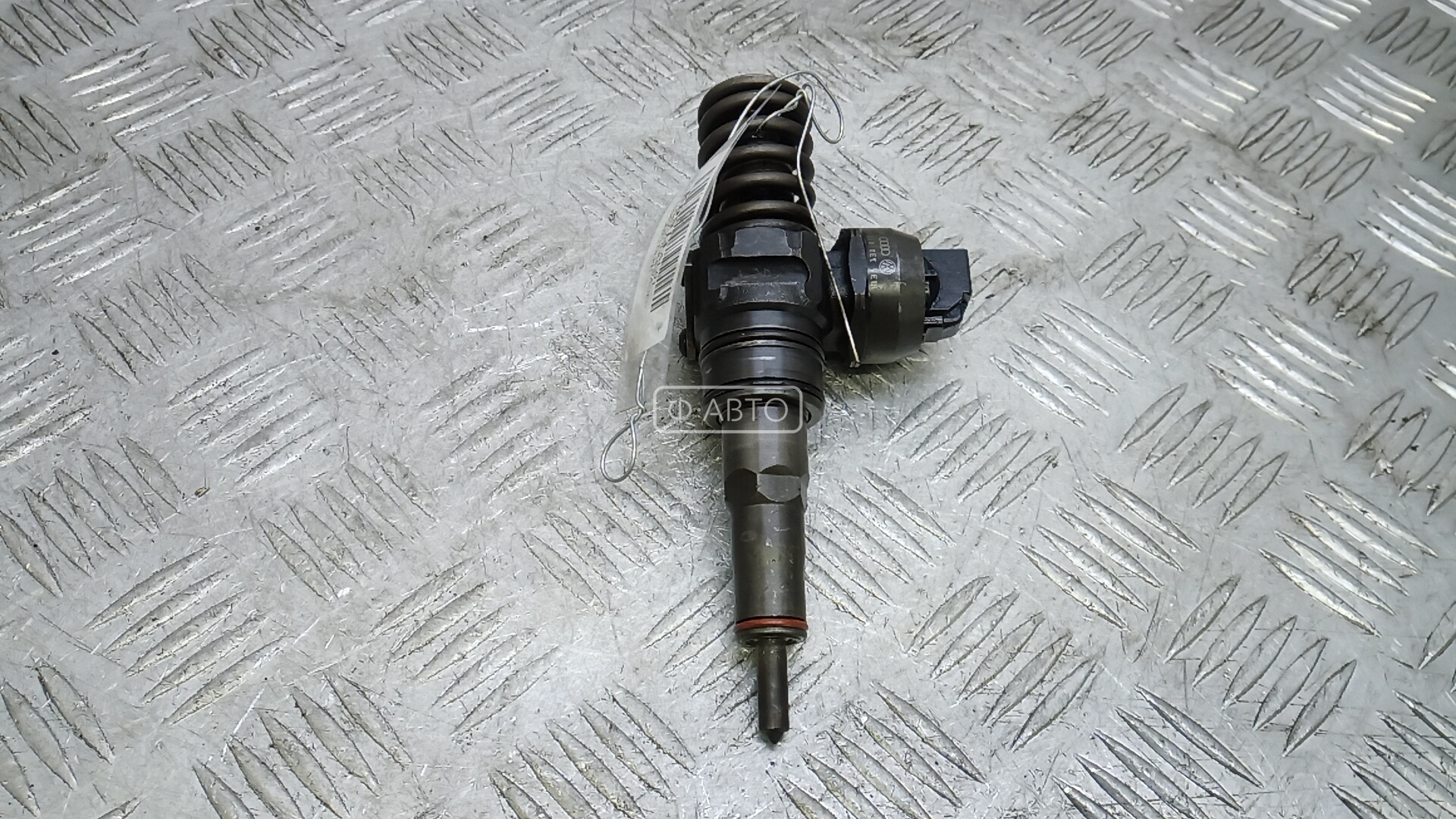 Форсунка дизельная VOLKSWAGEN PASSAT