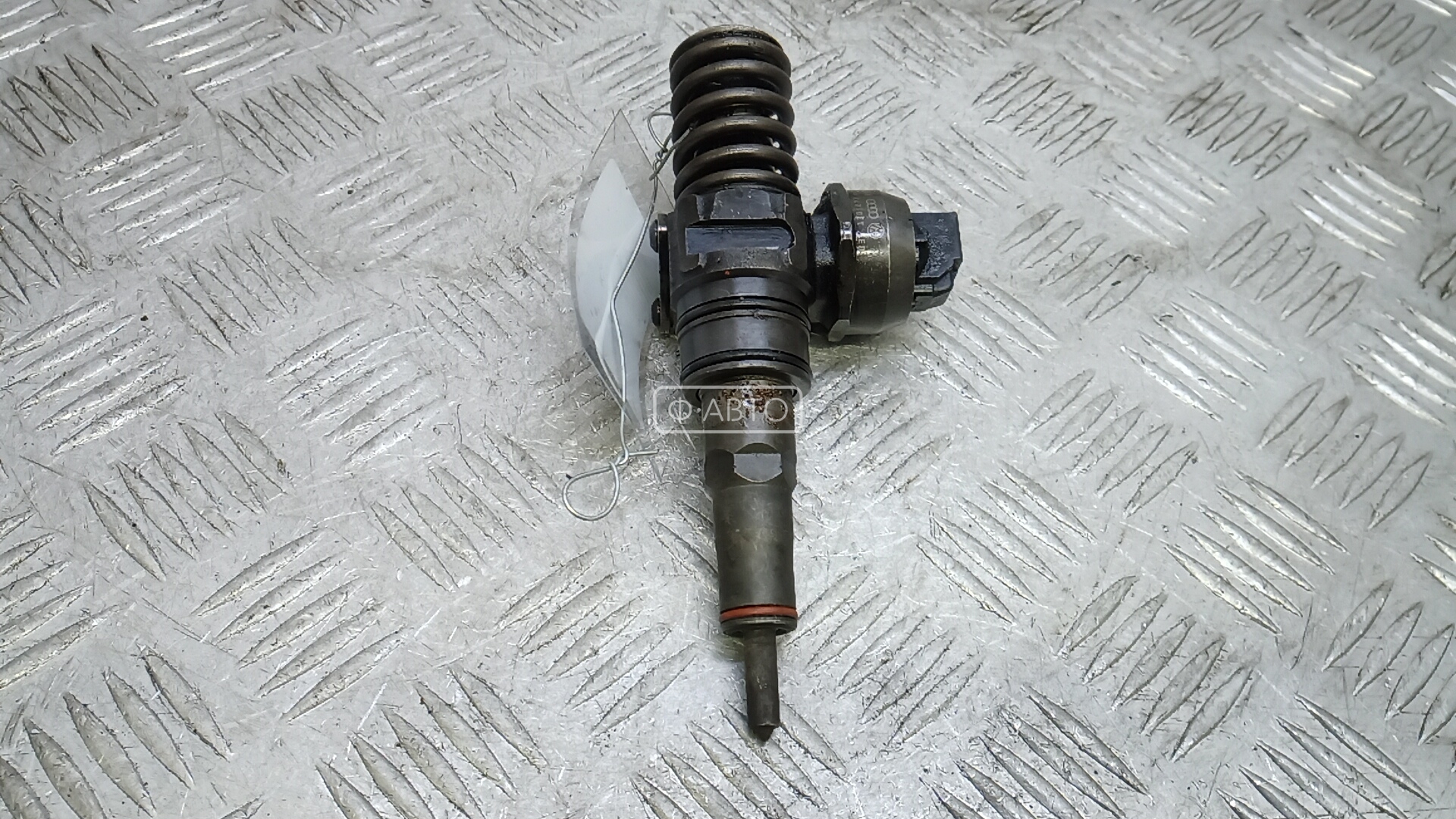 Форсунка дизельная VOLKSWAGEN PASSAT