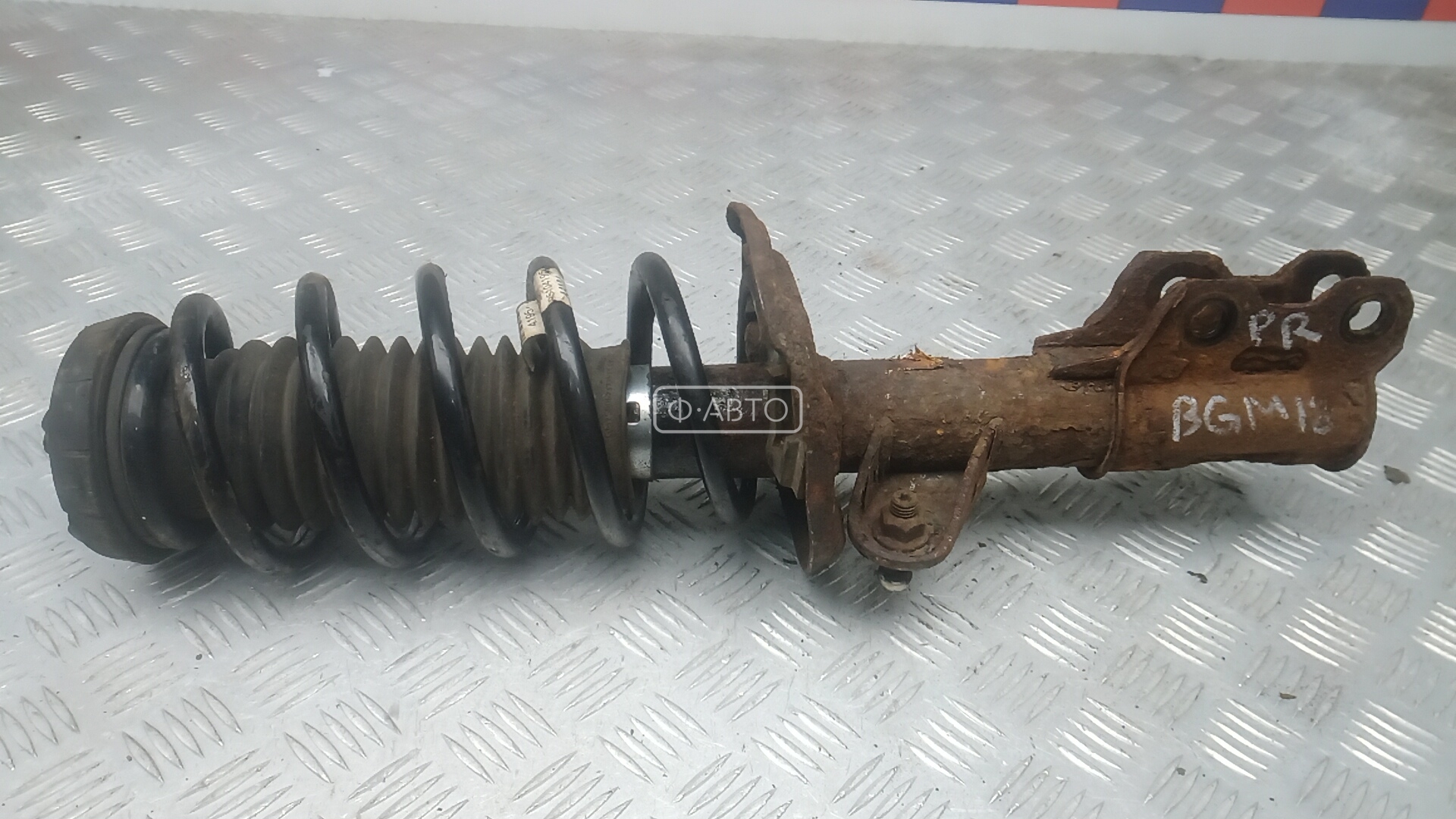 Стойка передняя правая