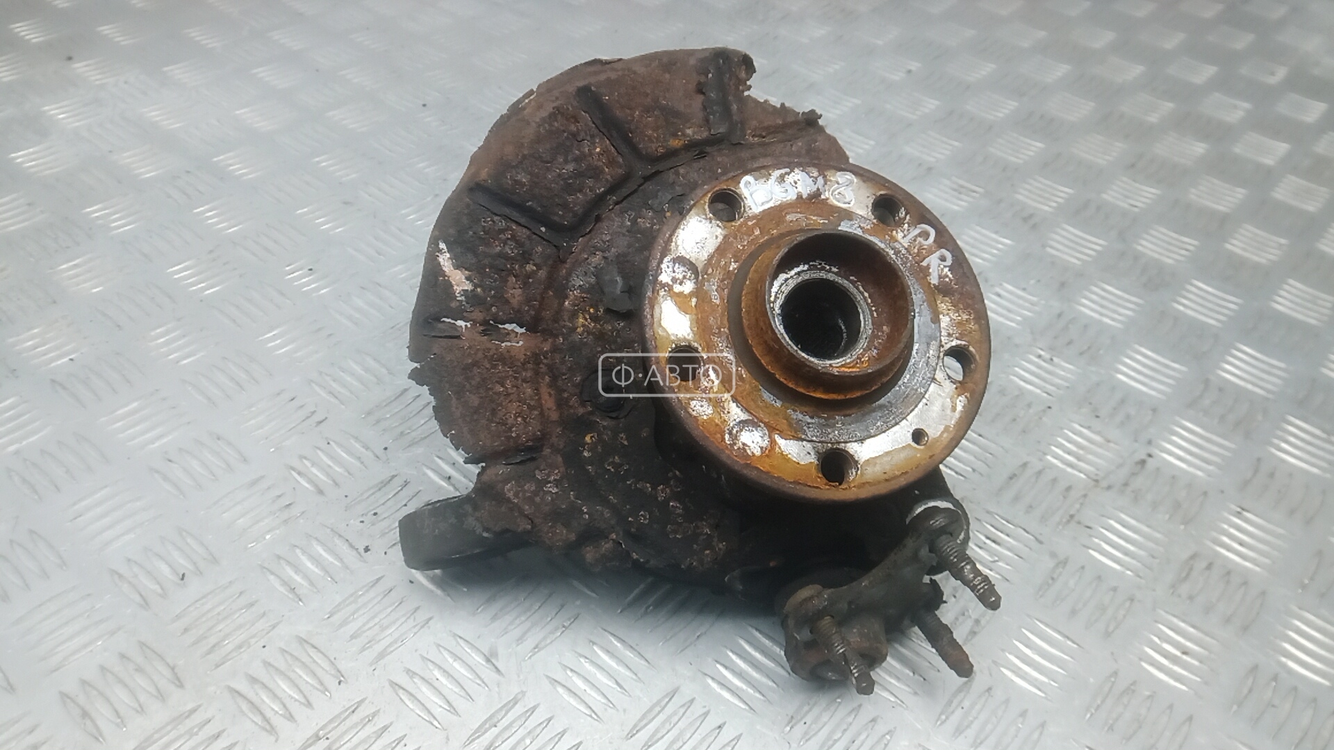 Ступица передняя правая