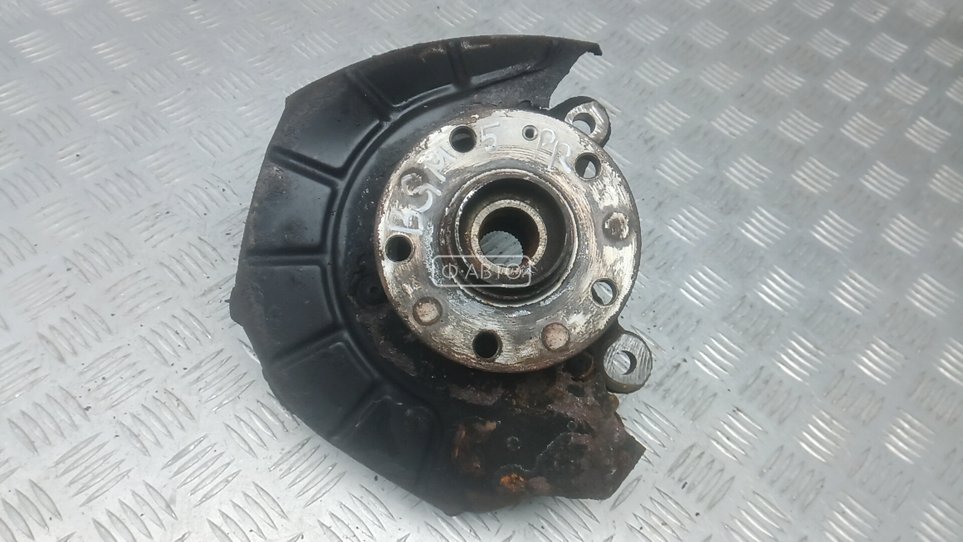 Ступица передняя правая