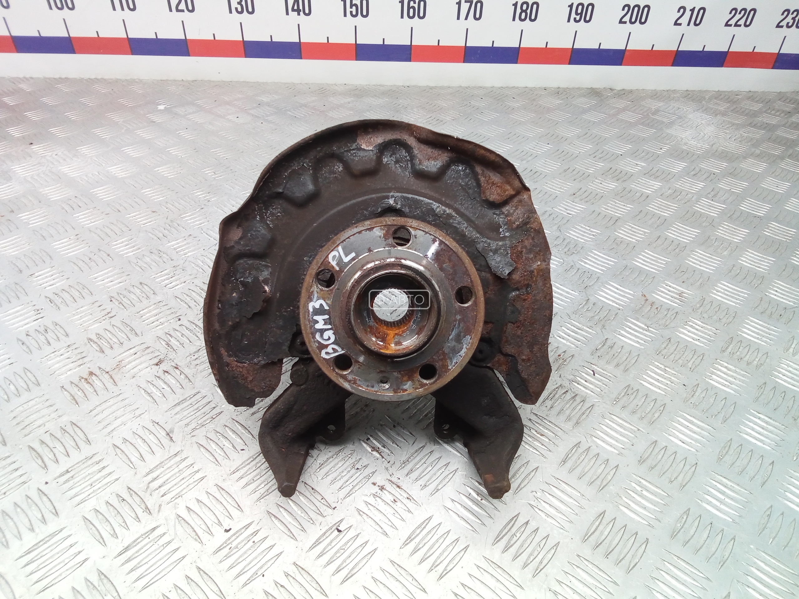 Ступица передняя левая