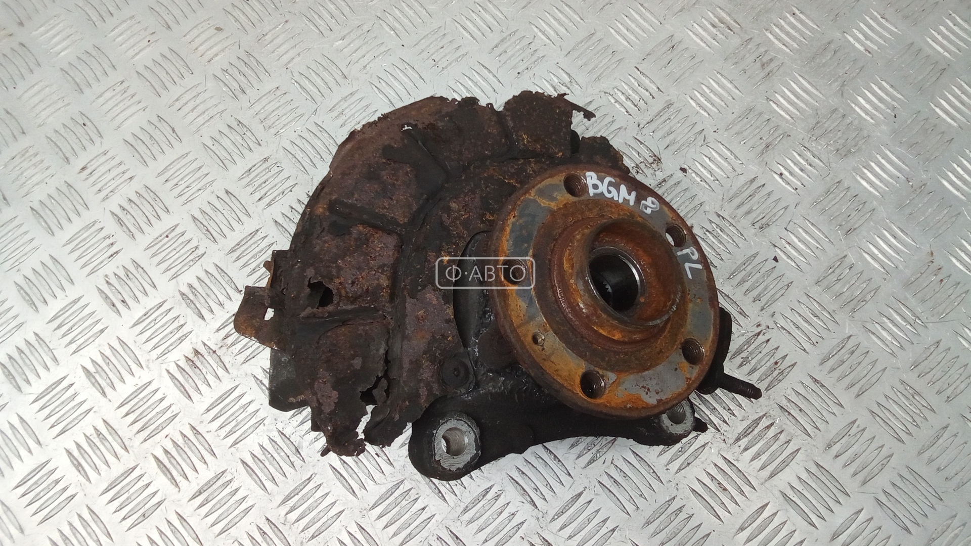 Ступица передняя левая