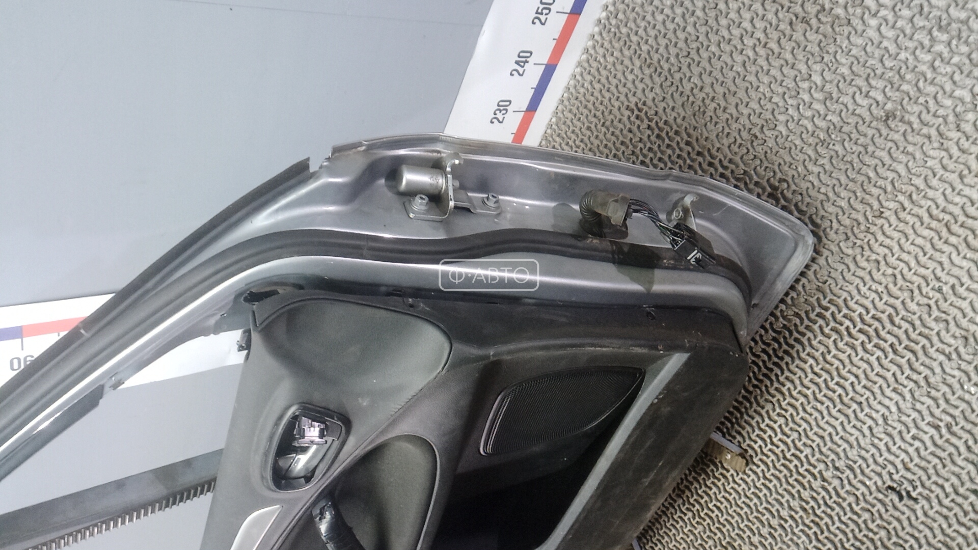 Дверь передняя левая