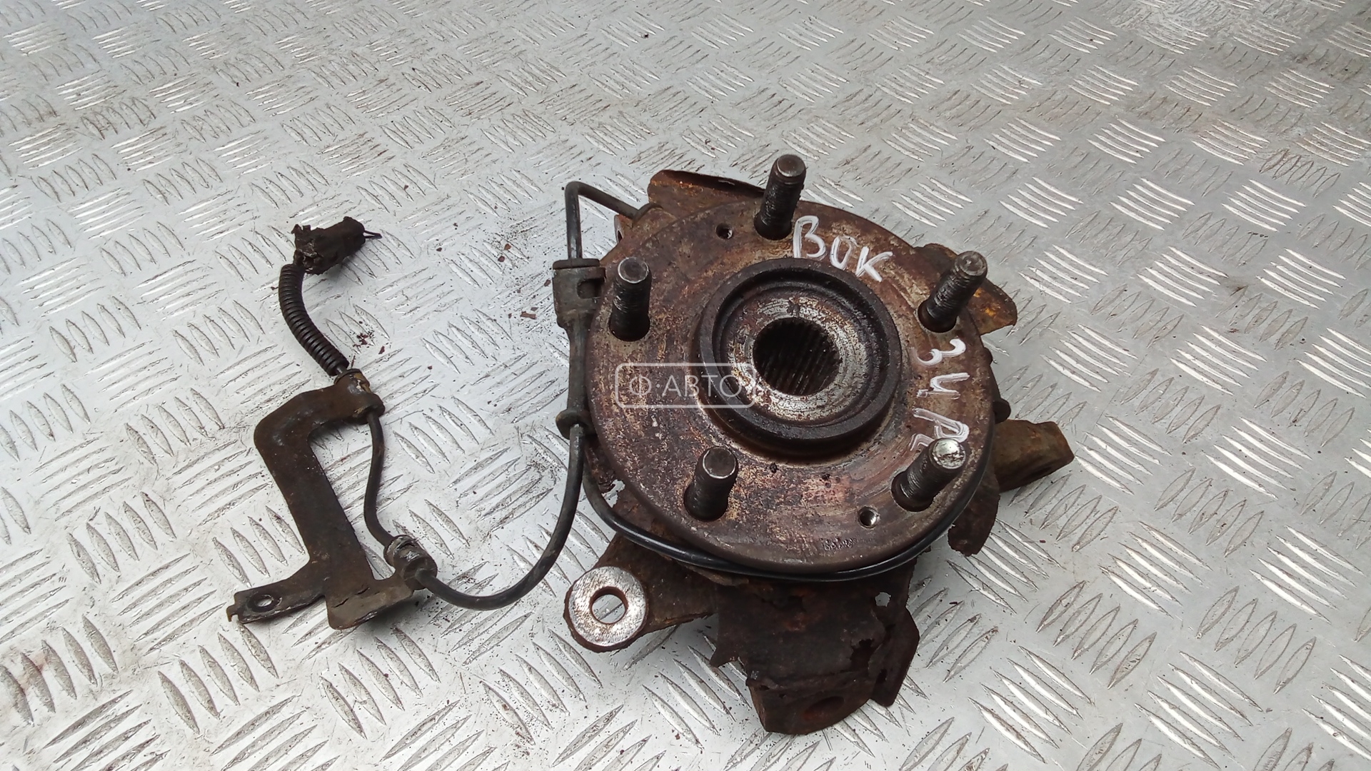 Ступица передняя левая