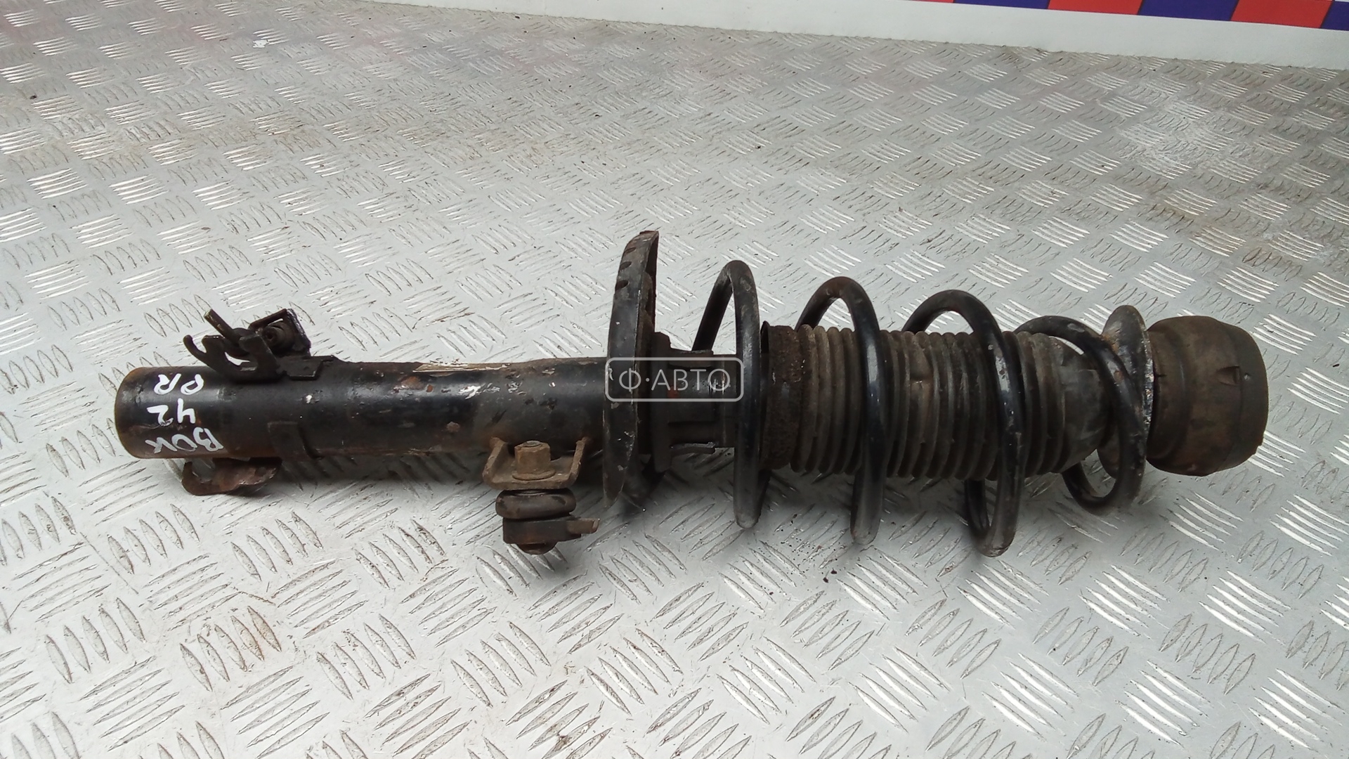 Стойка передняя правая