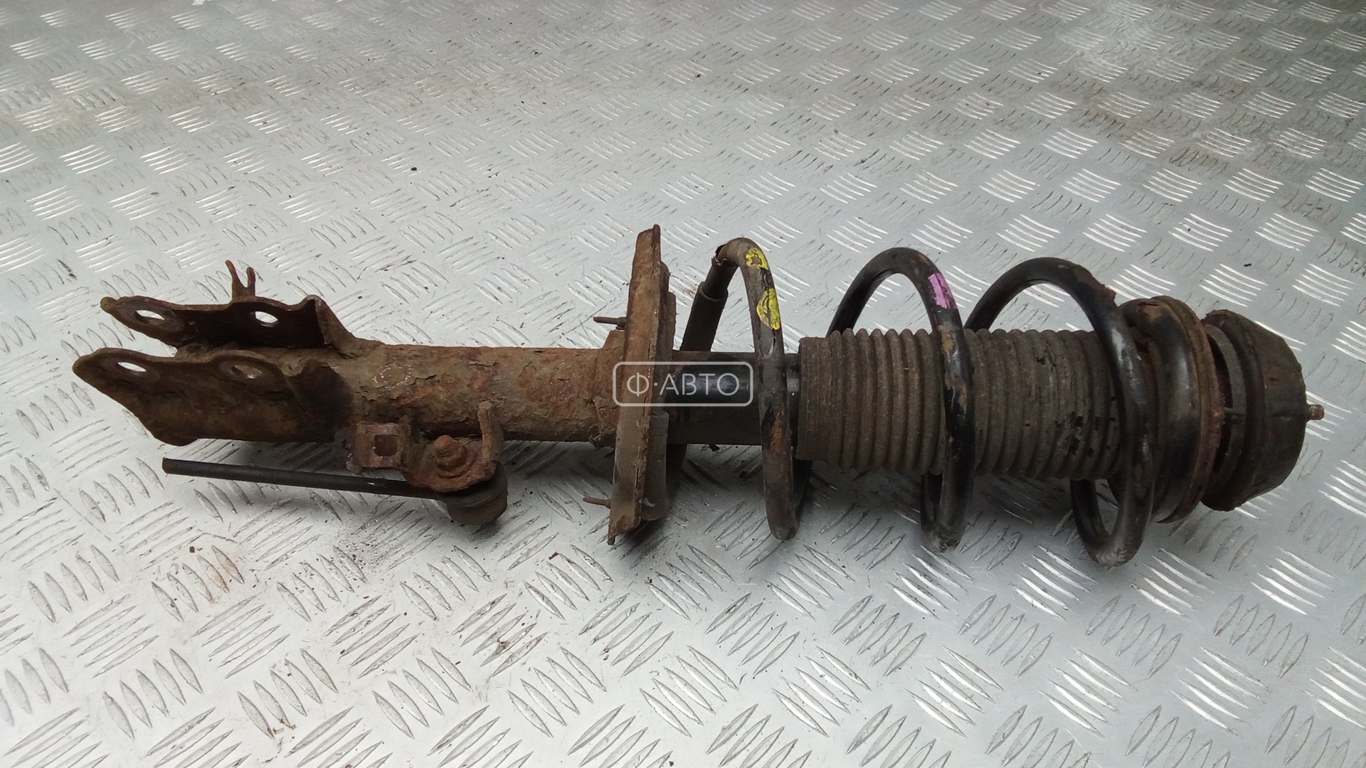 Стойка передняя правая