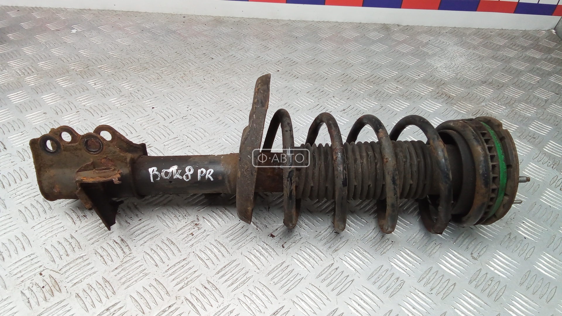 Стойка передняя правая