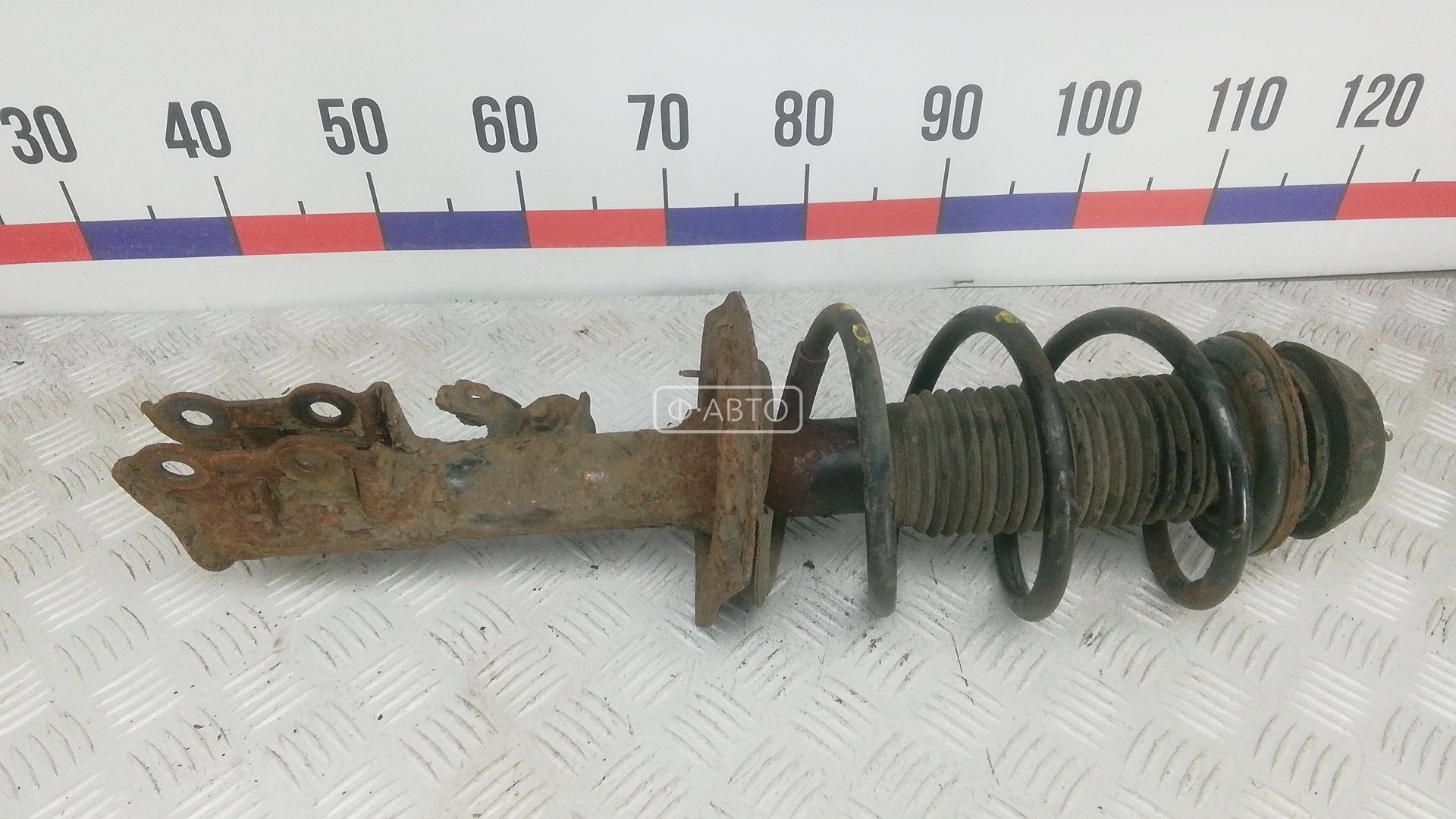 Стойка передняя левая