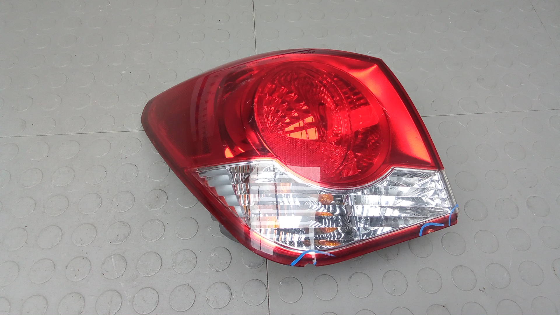 Фонарь задний левый CHEVROLET CRUZE J300