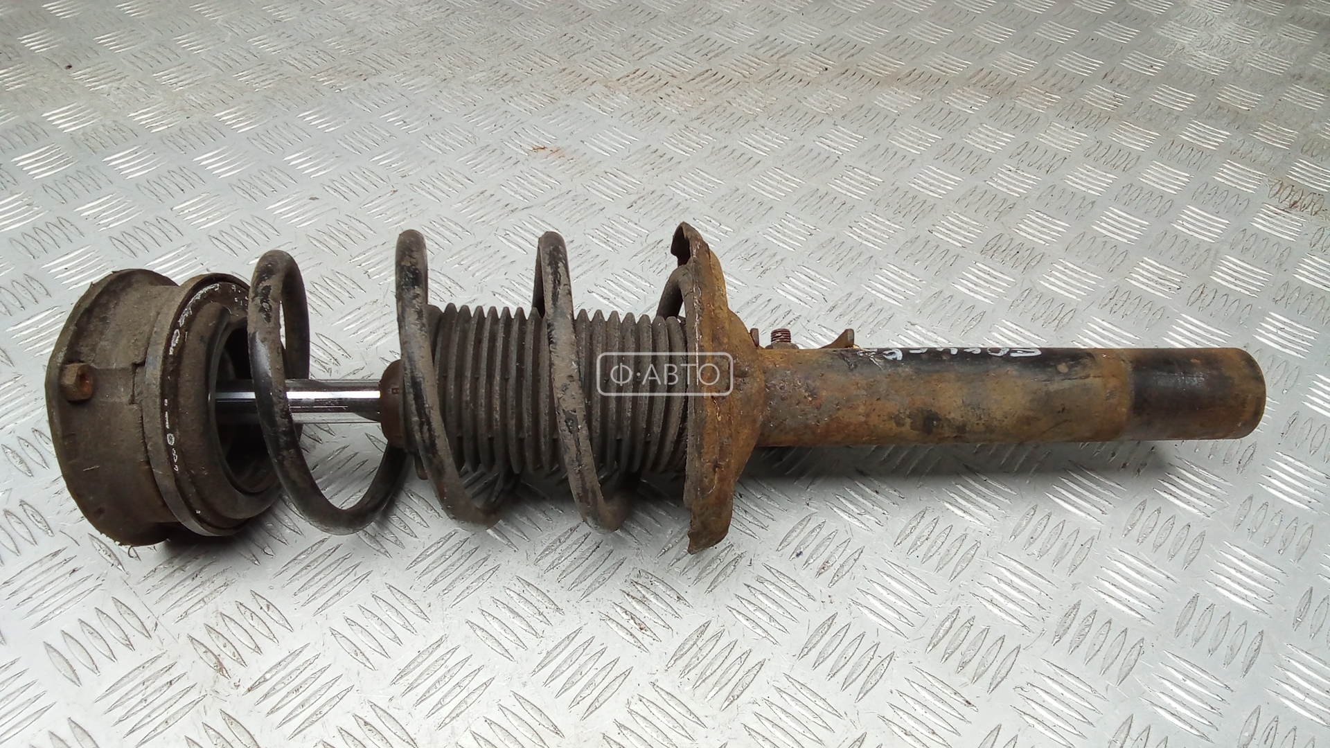 Стойка передняя правая