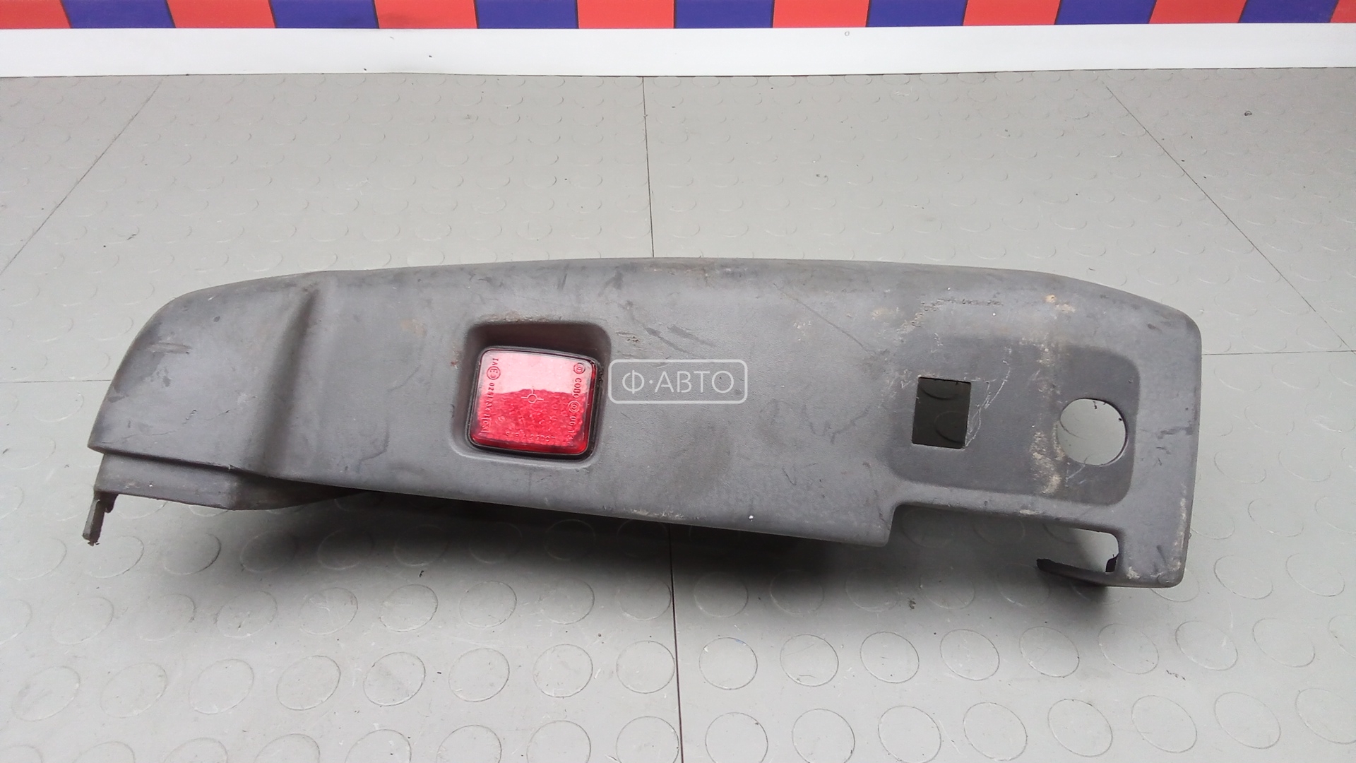 Клык бампера задний левый