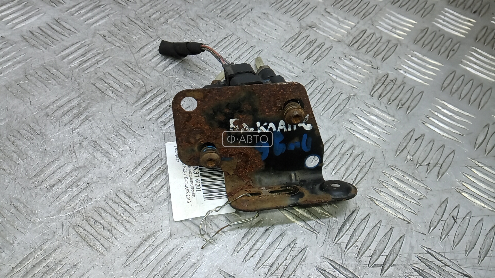 Клапан пневмоподвески