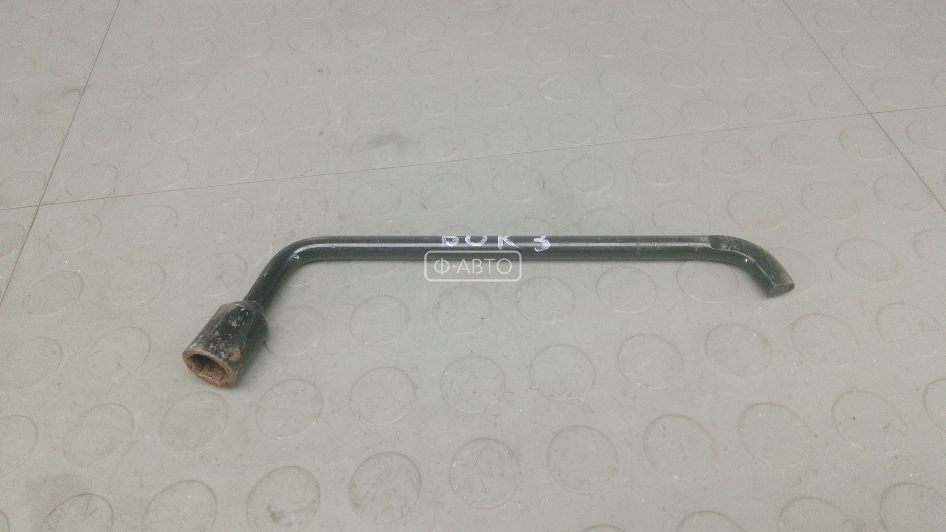 Ключ колесный