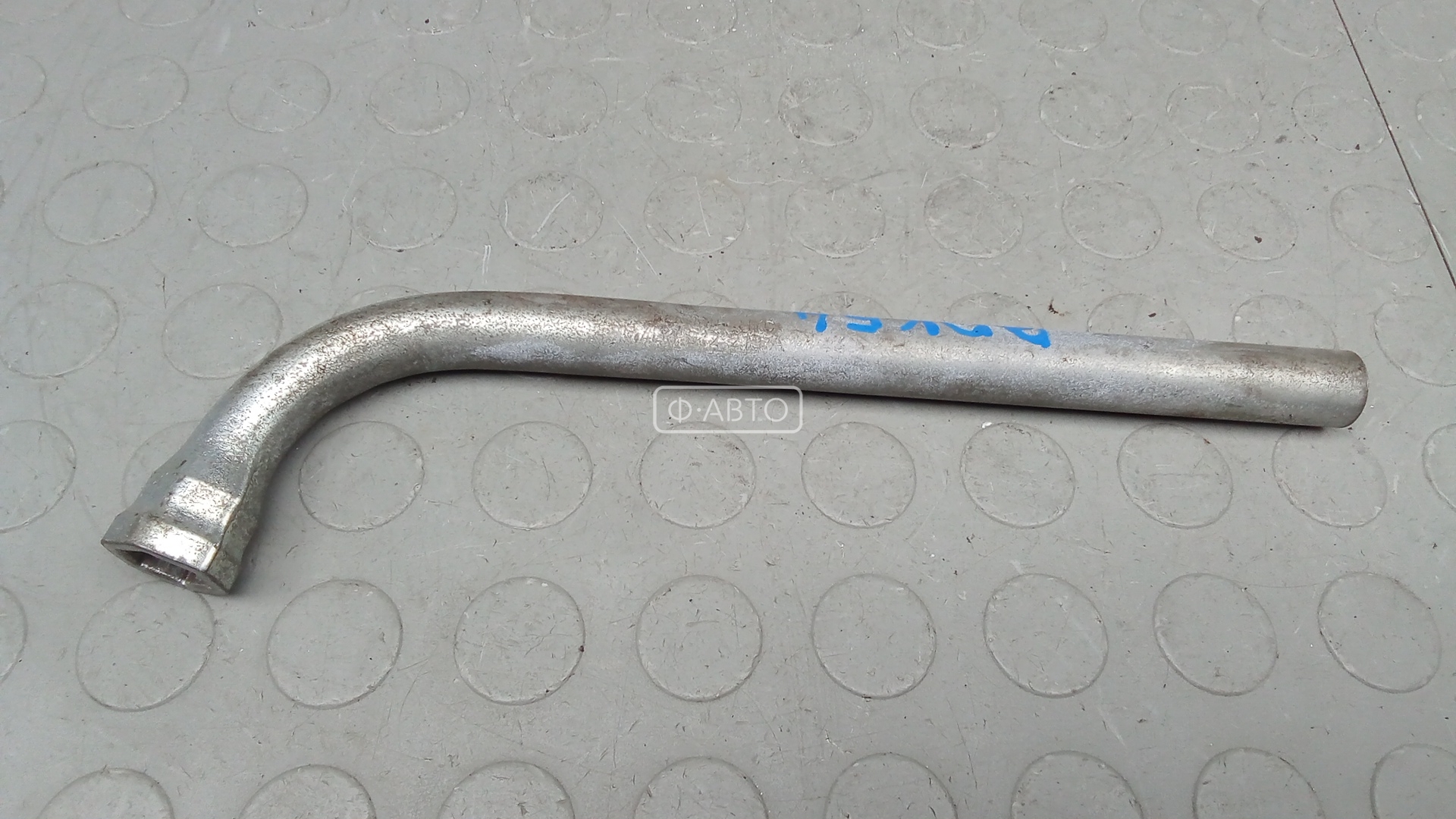 Ключ колесный