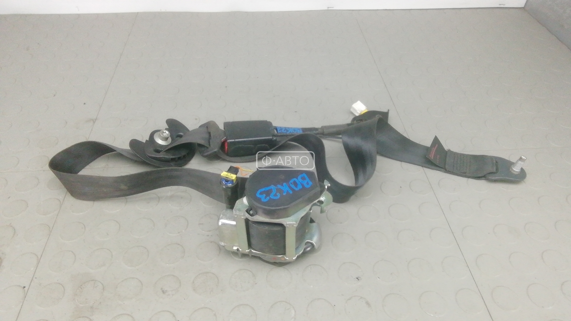 Ремень безопасности с пиропатроном сиденья переднего