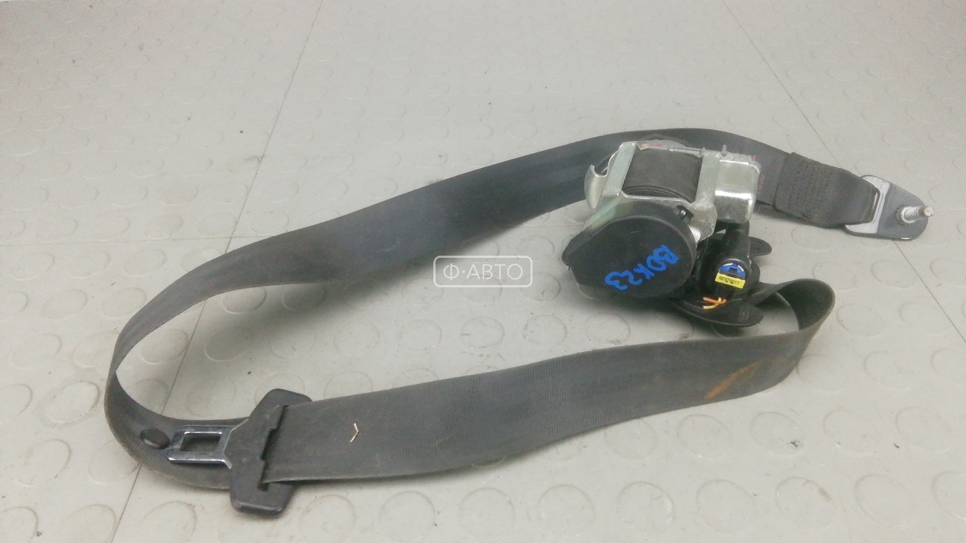 Ремень безопасности с пиропатроном сиденья переднего
