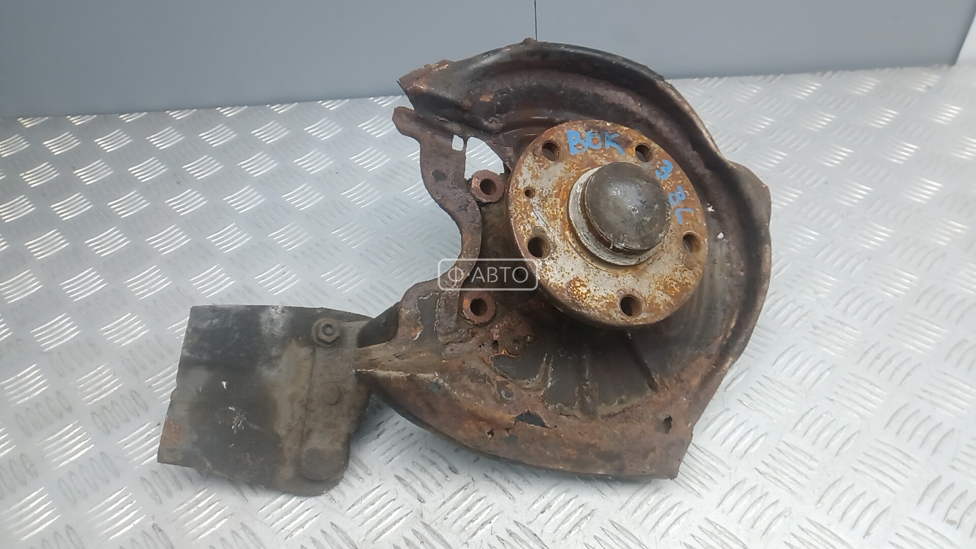 Ступица задняя левая