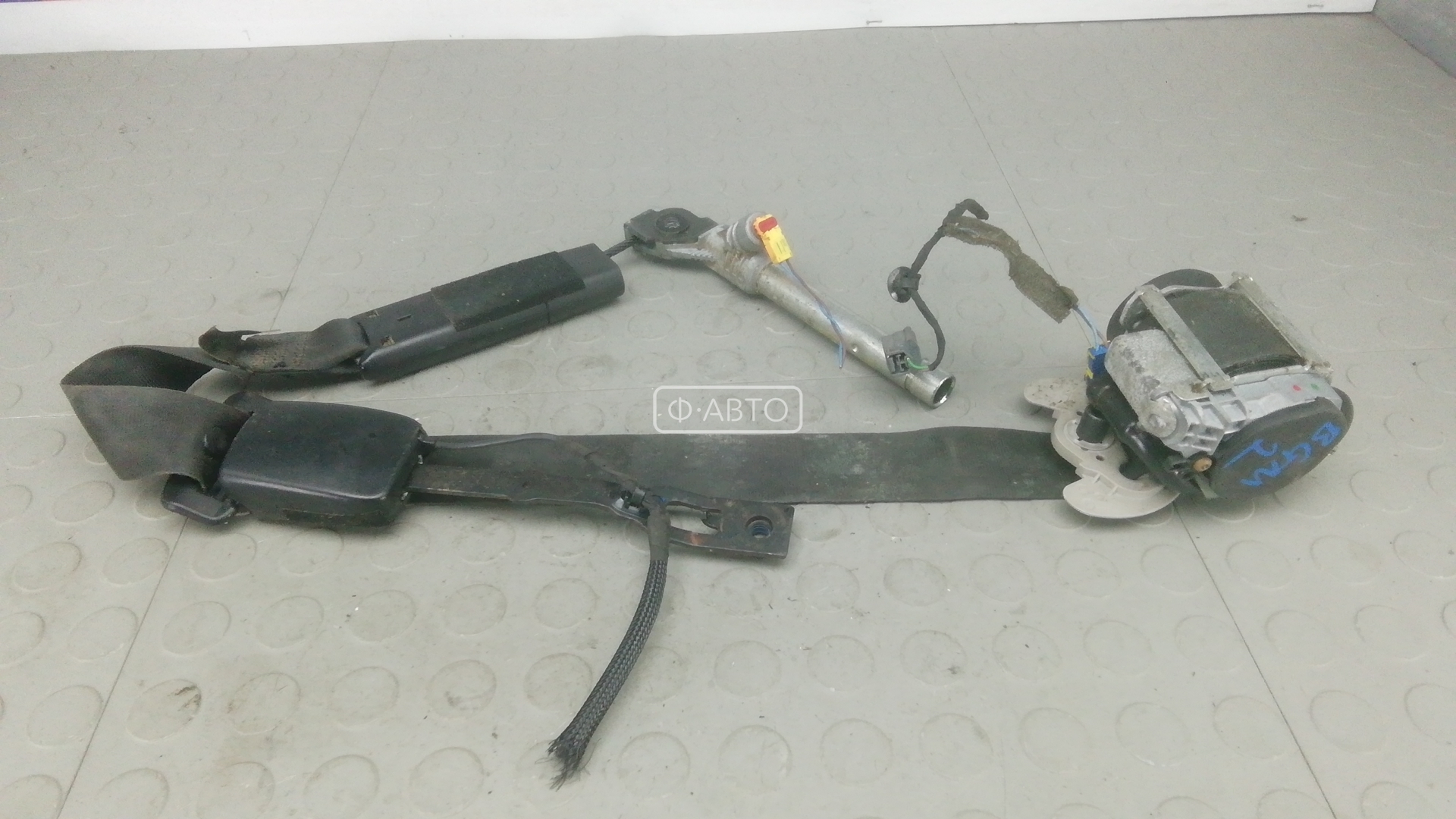 Ремень безопасности с пиропатроном сиденья переднего