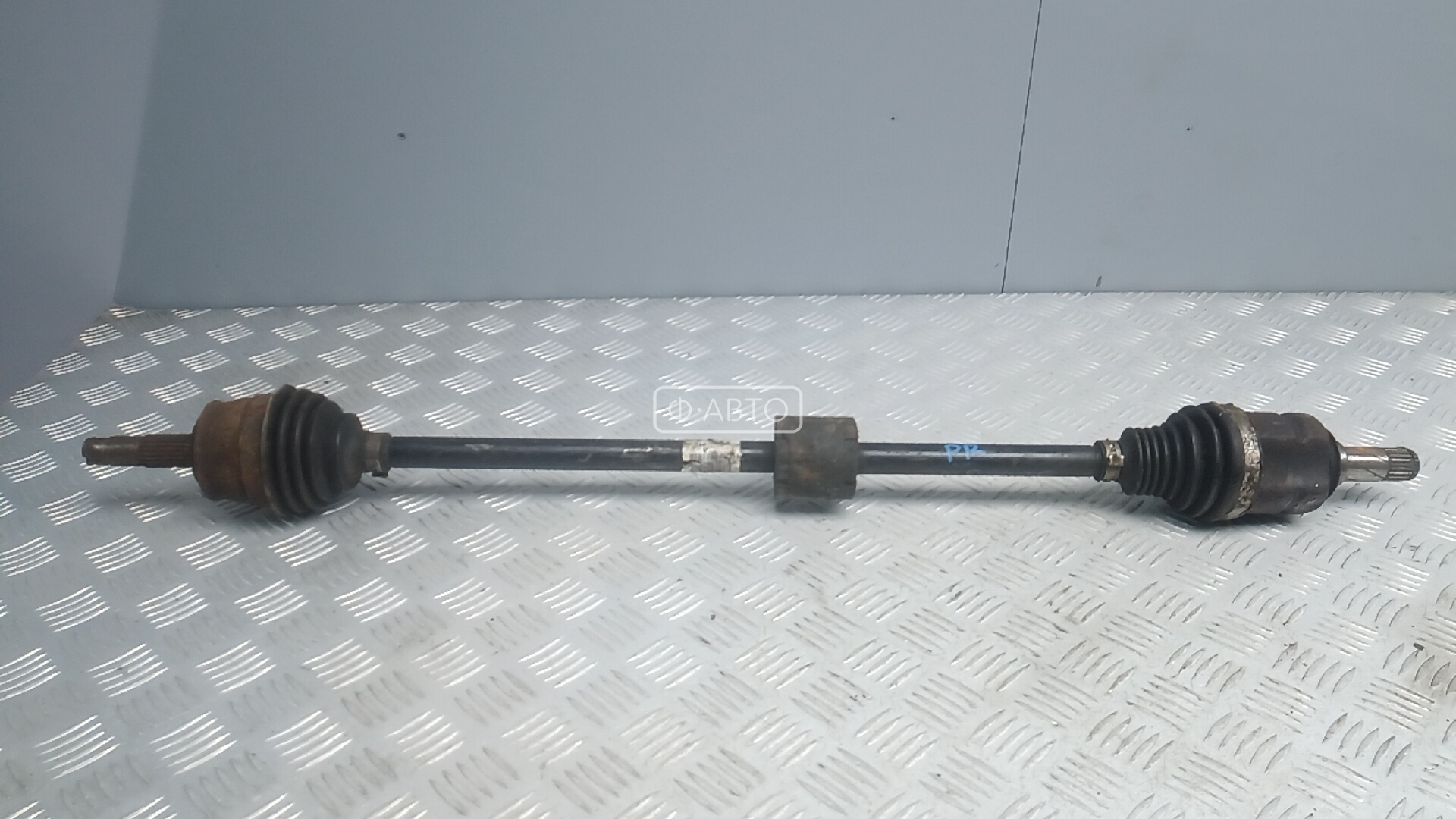 Привод передний правый