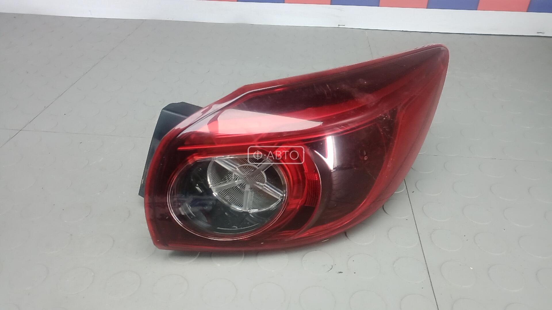 Фонарь задний правый