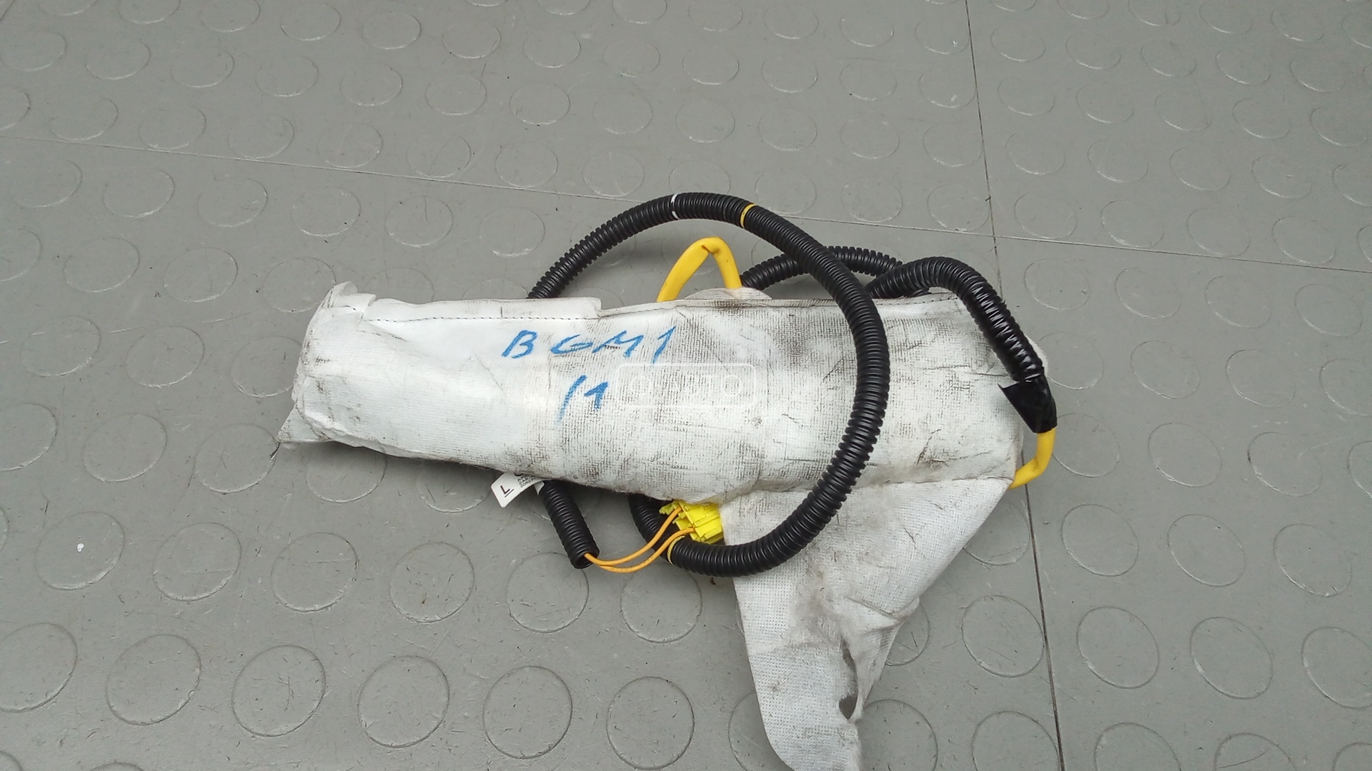 Подушка сидения водителя