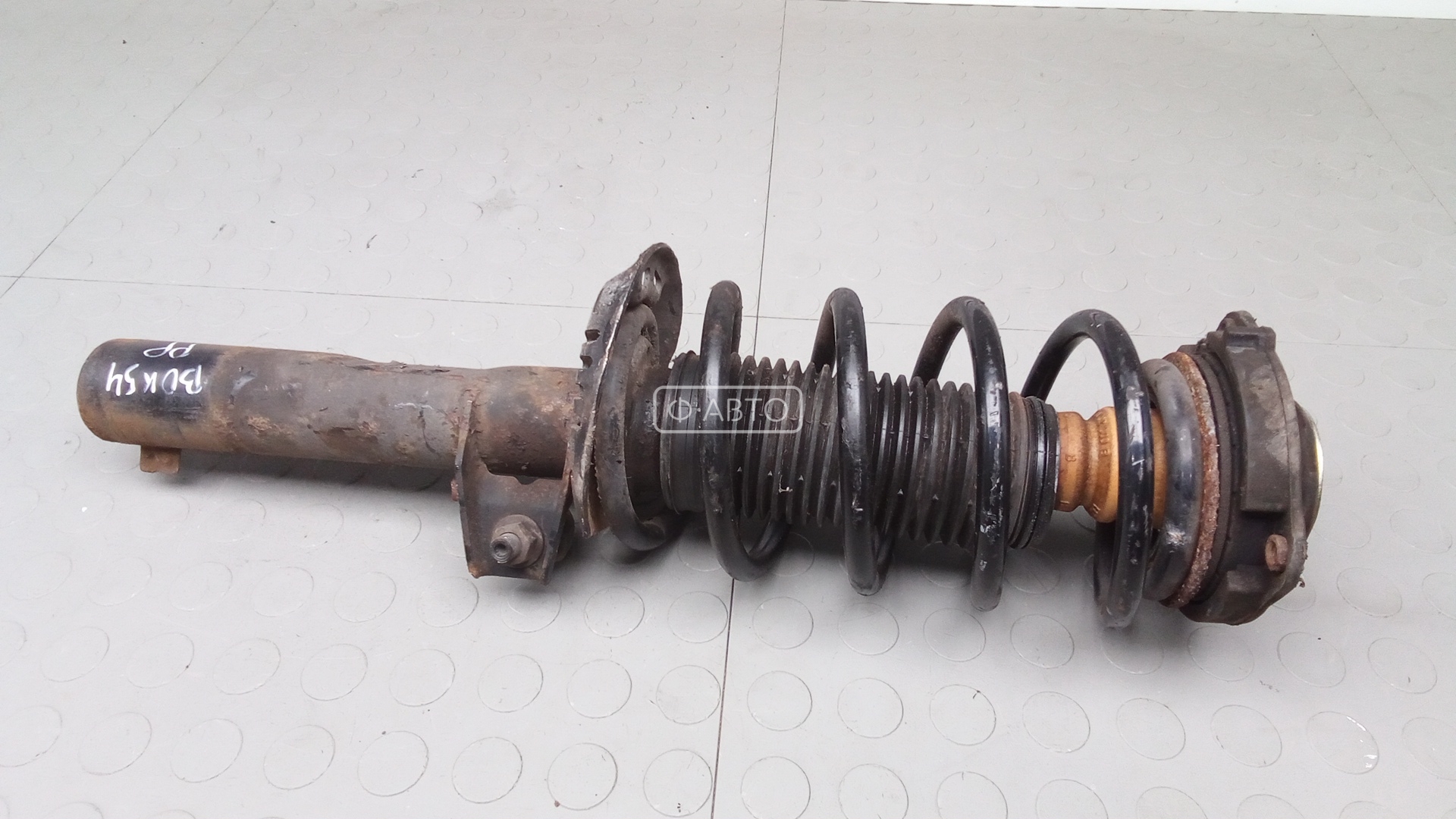 Стойка передняя правая