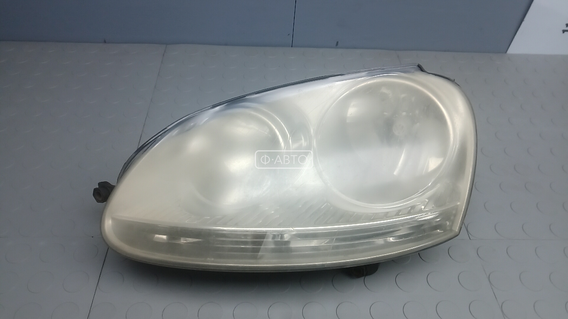 Фара левая