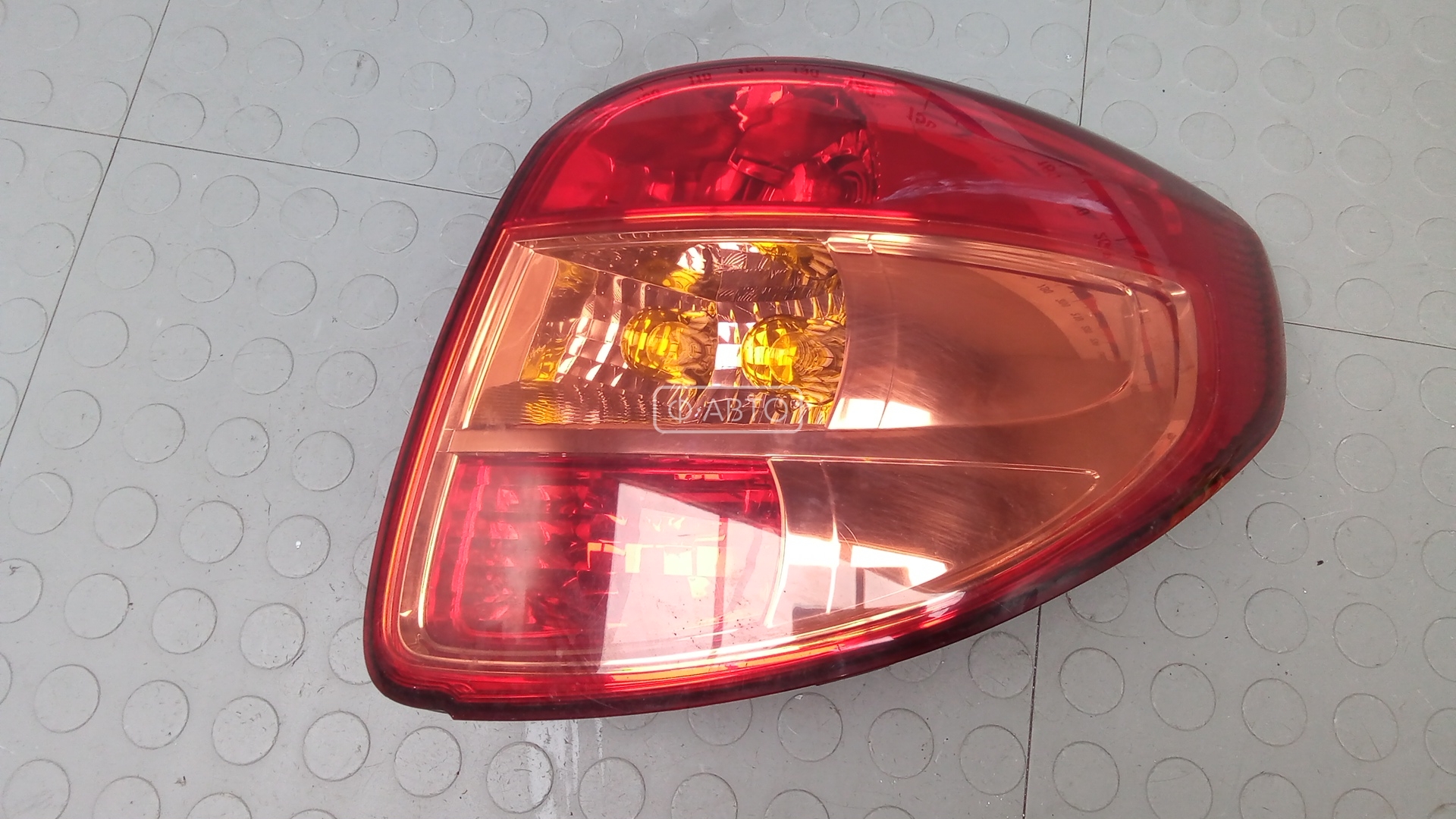 Фонарь задний правый SUZUKI SX4