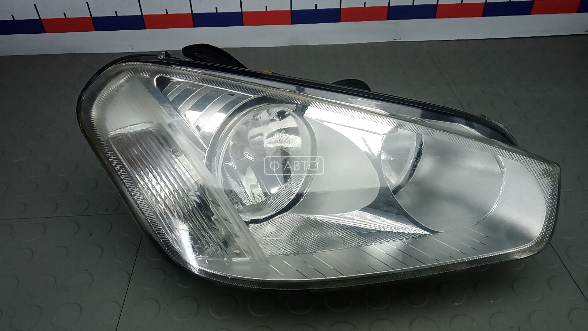 Фара правая FORD C-MAX