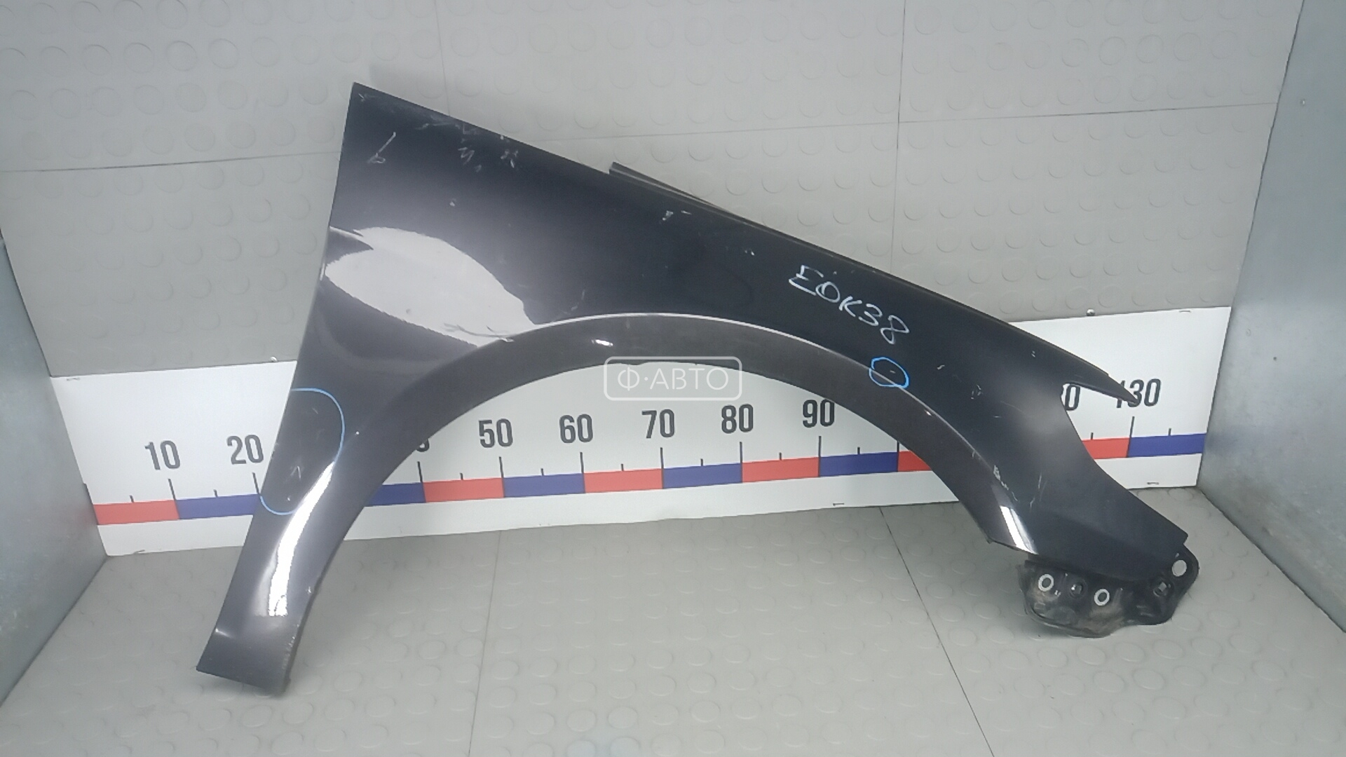 Крыло переднее правое