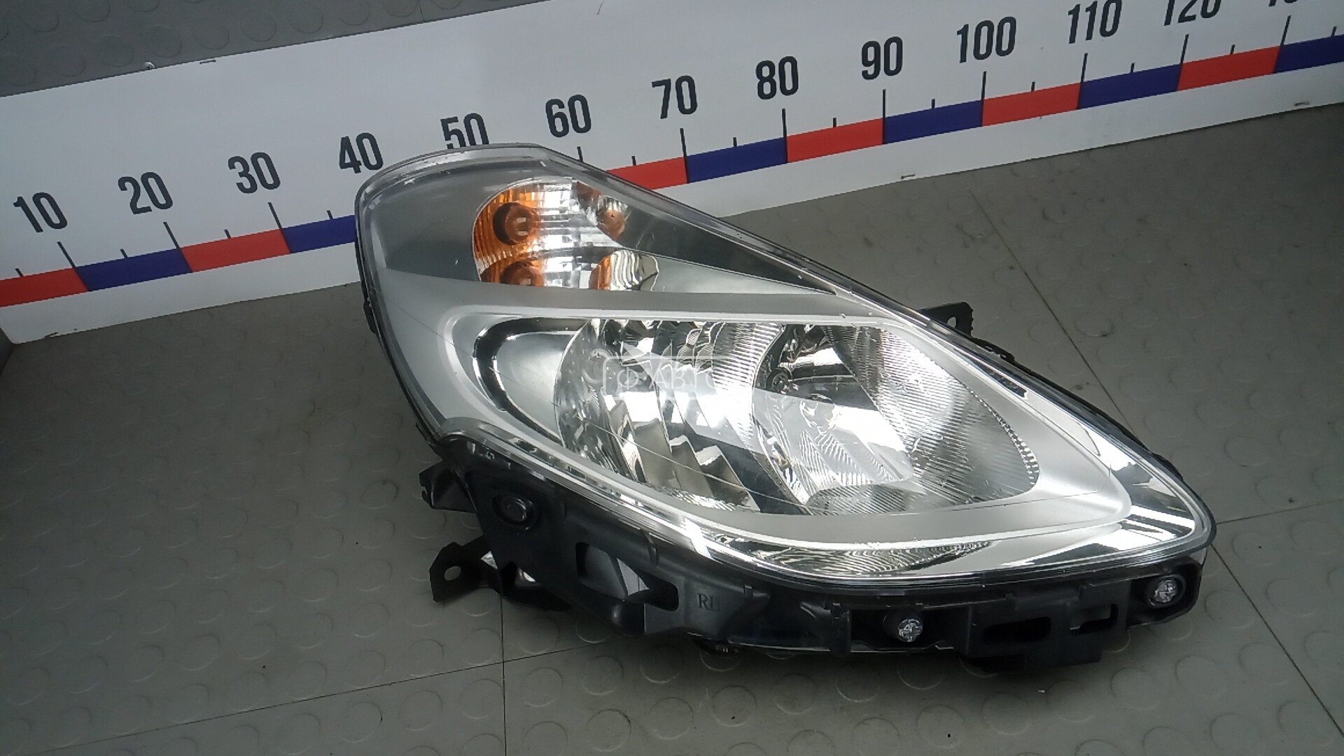 Фара правая RENAULT CLIO
