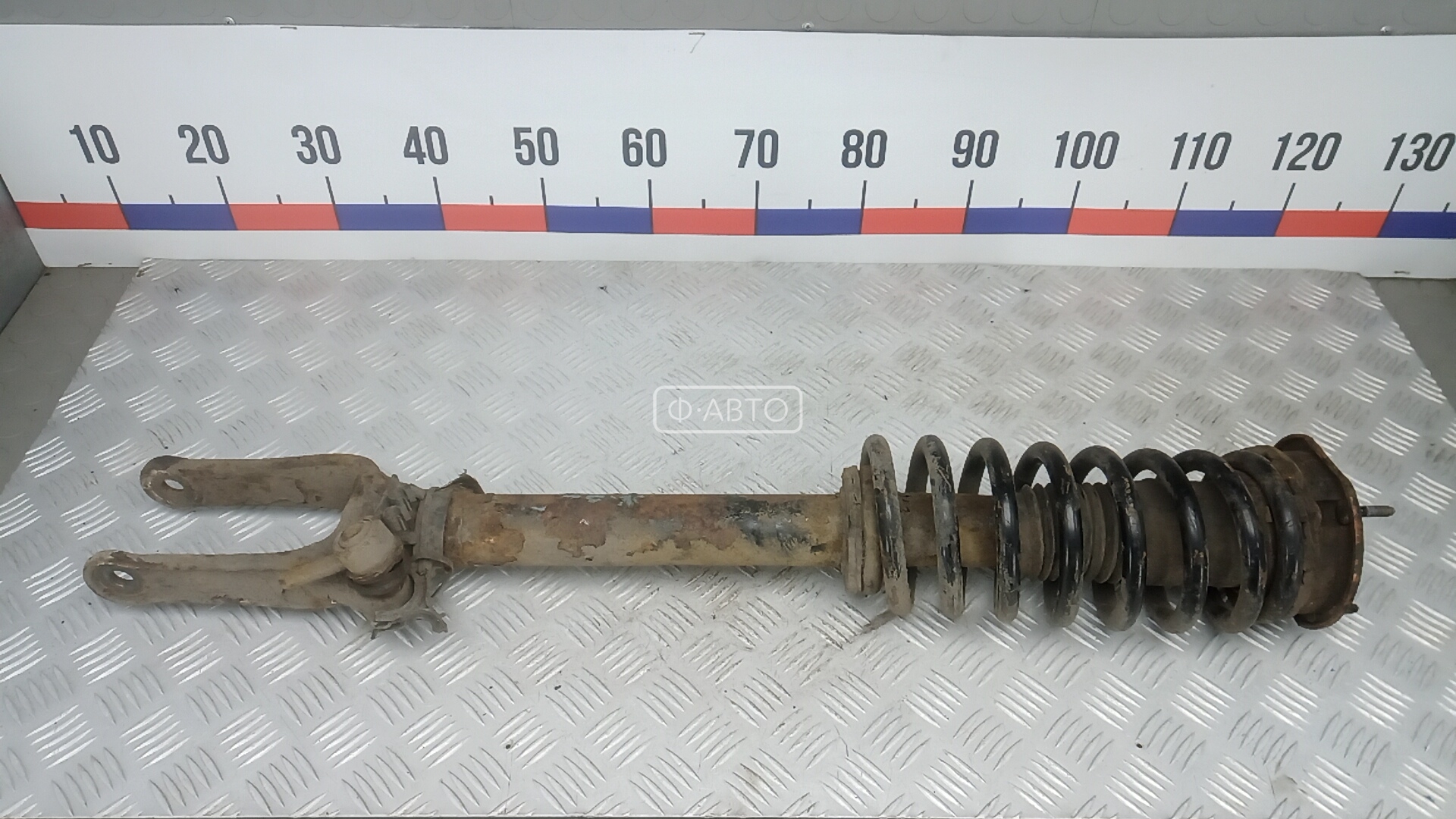 Стойка передняя правая