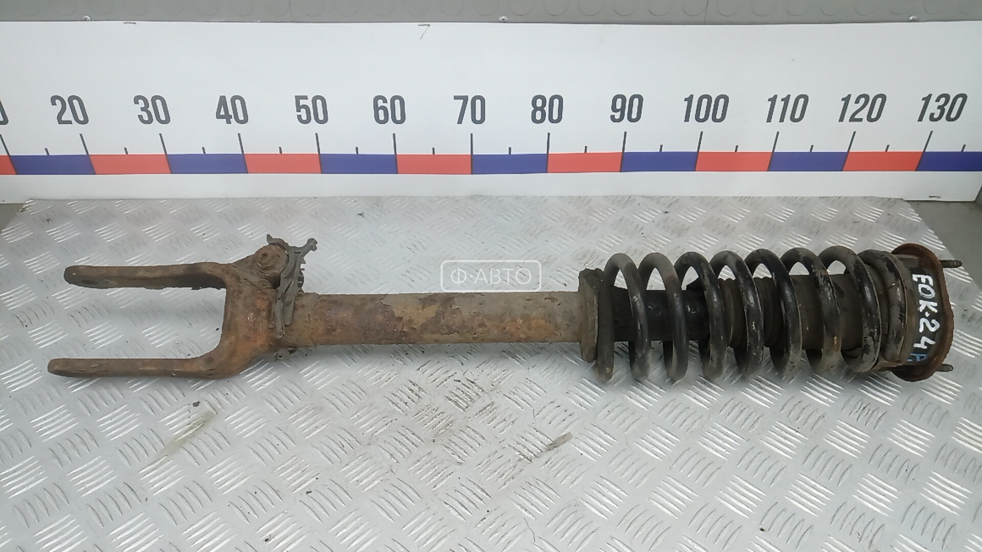 Стойка передняя правая