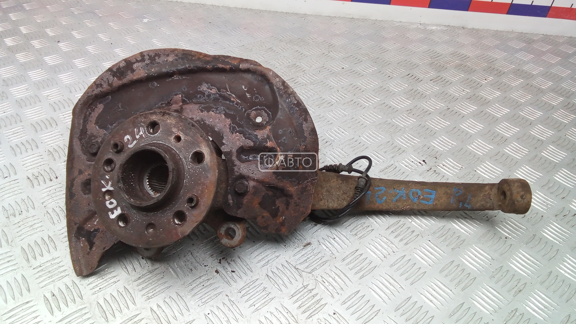 Ступица передняя левая