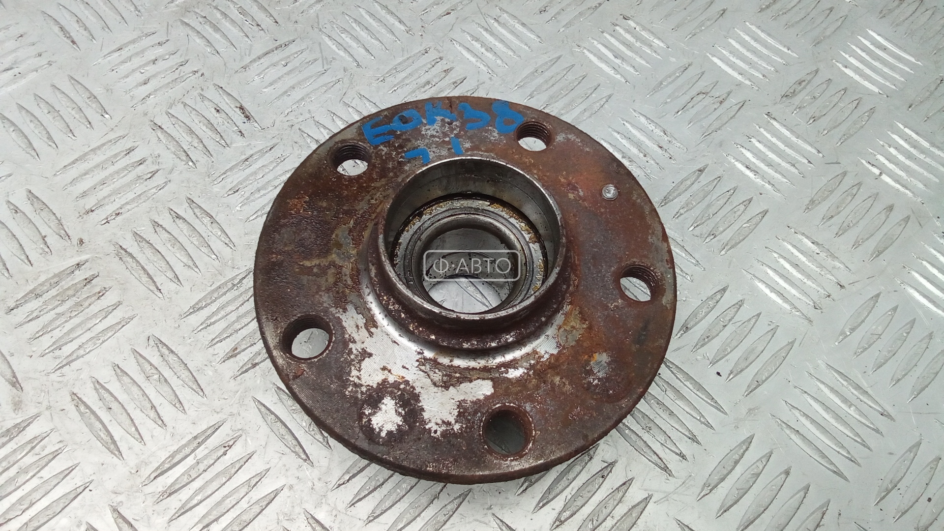 Ступица задняя левая